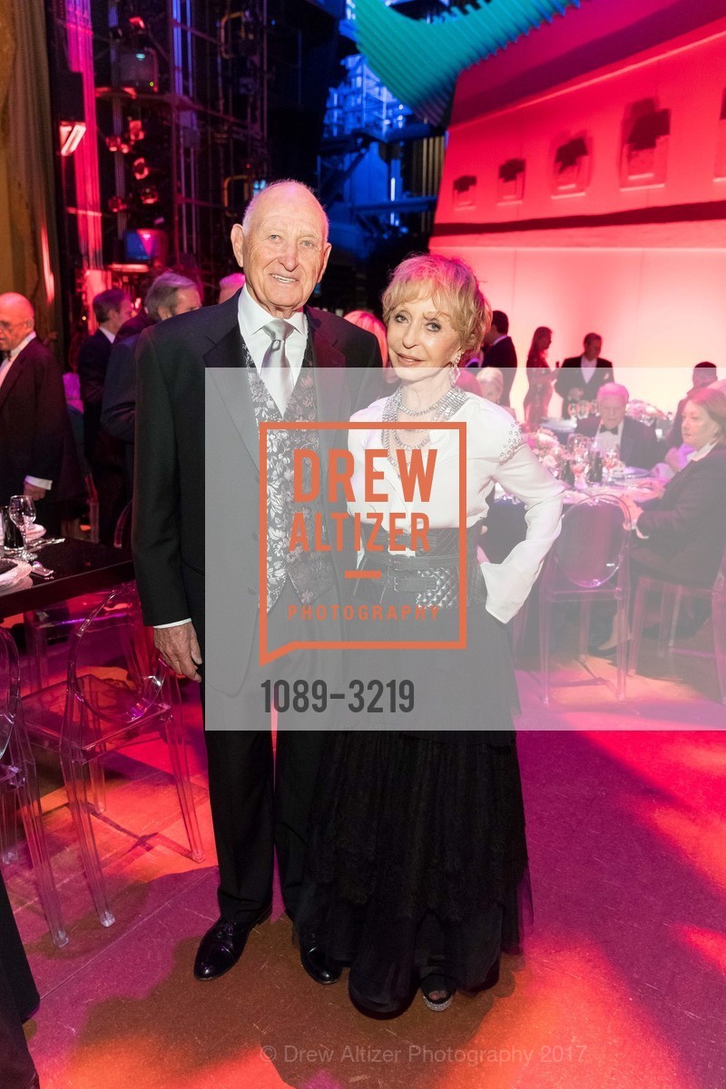 Jerry Grodsky, Roberta Sherman, Dinner on the Opera House Stage 2017, War Memorial Opera House, December 4th, 2017, Photo #1089-3219 Jerry Grodsky, Roberta Sherman, Photo #1089-3219