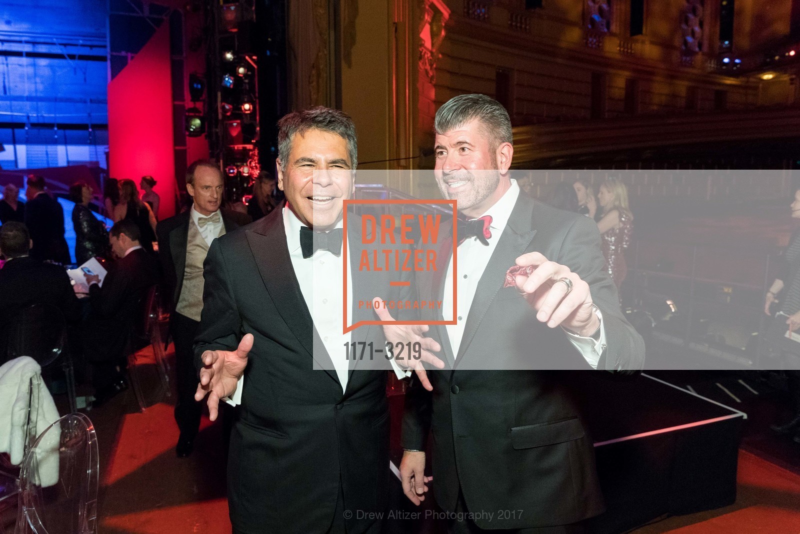 Gary Garabedian, Alan Morrell, Dinner on the Opera House Stage 2017, War Memorial Opera House, December 4th, 2017, Photo #1171-3219 Gary Garabedian, Alan Morrell, Photo #1171-3219