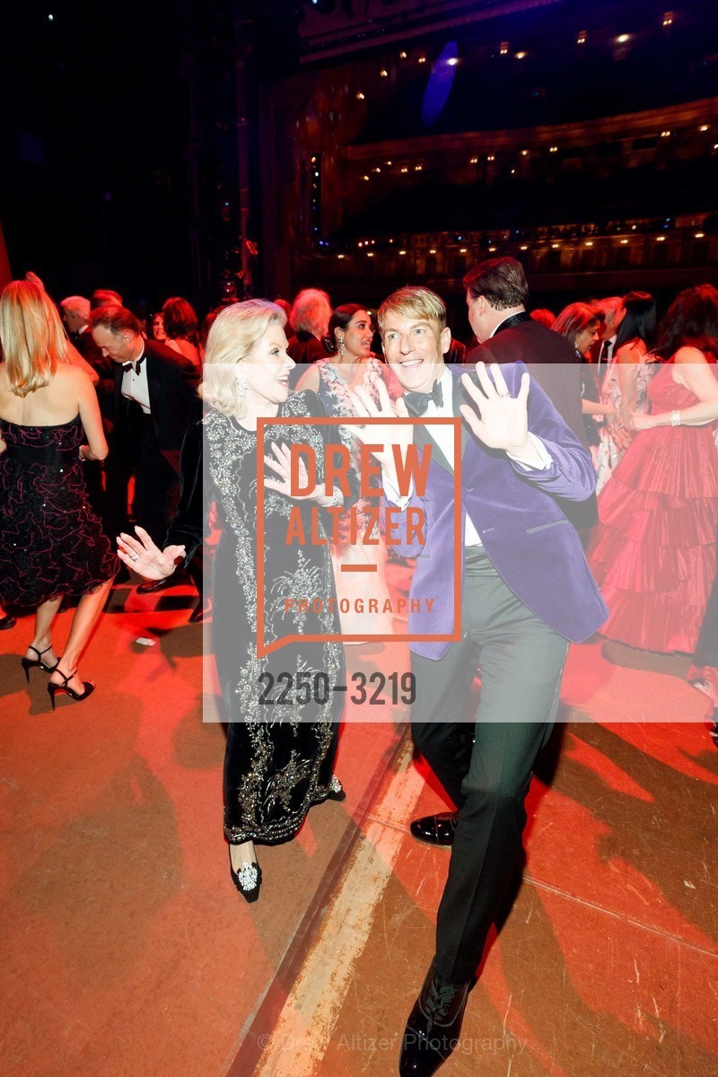 Dede Wilsey, Jack Calhoun, Dinner on the Opera House Stage 2017, War Memorial Opera House, Photo #2250-3219 Dede Wilsey, Jack Calhoun, Photo #2250-3219