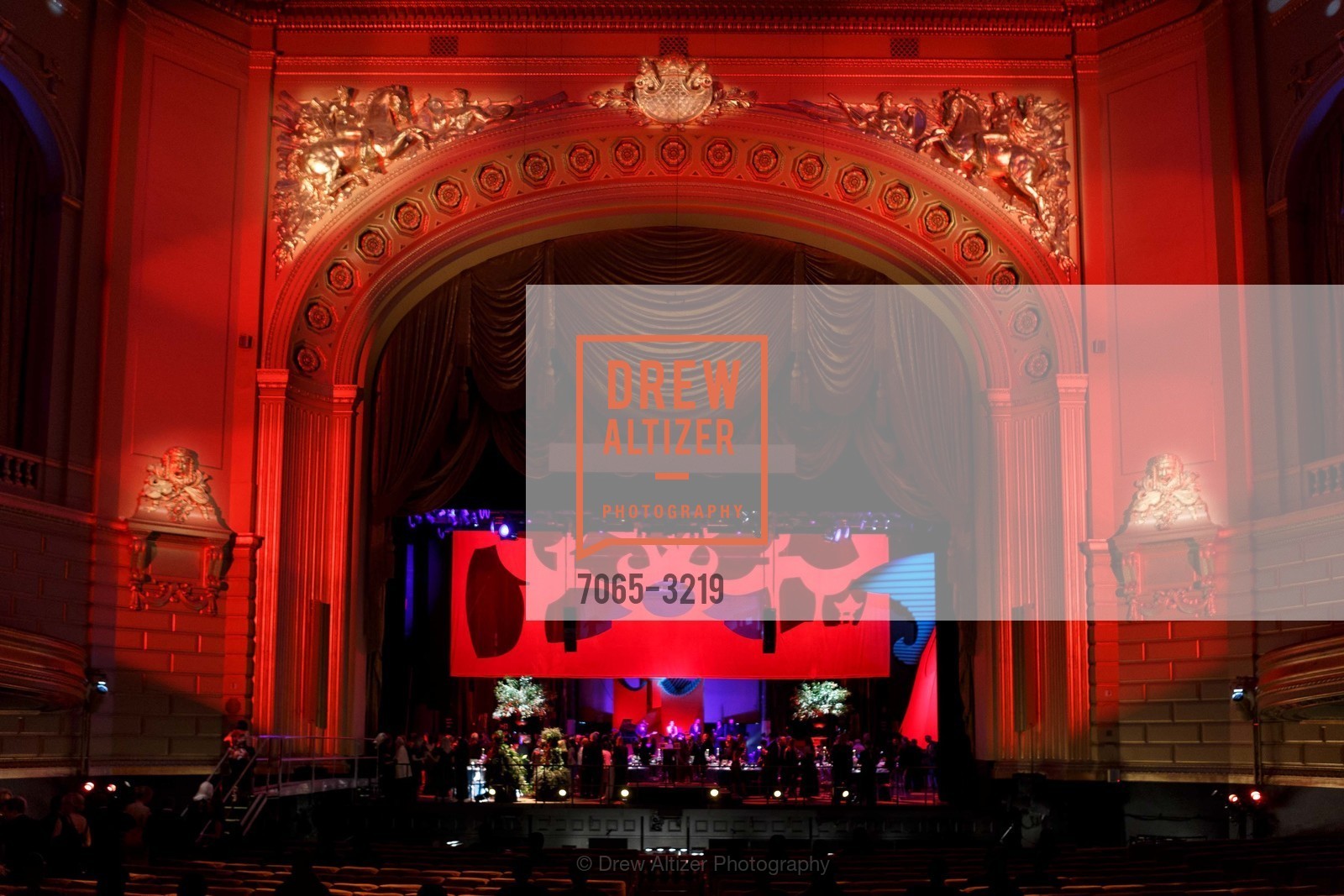 Atmosphere, Dinner on the Opera House Stage 2017, War Memorial Opera House, Photo #7065-3219 Atmosphere, Photo #7065-3219