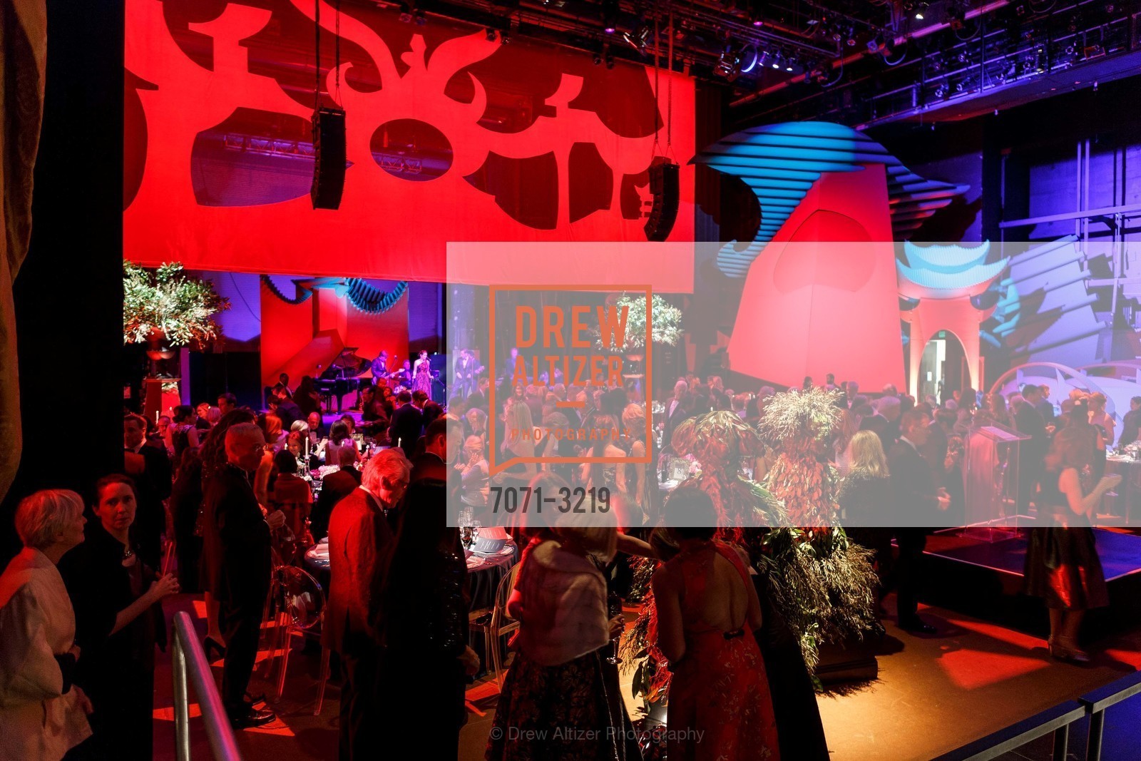 Atmosphere, Dinner on the Opera House Stage 2017, War Memorial Opera House, Photo #7071-3219 Atmosphere, Photo #7071-3219