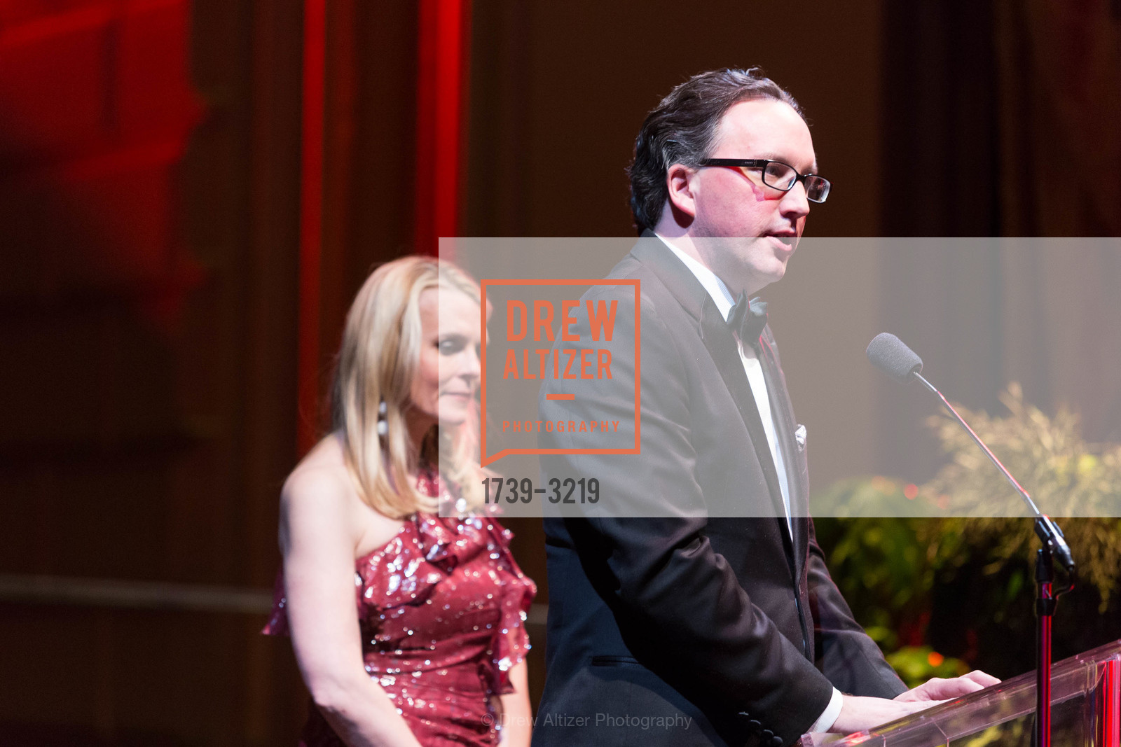 Matthew Shilvock, Jane Mudge, Dinner on the Opera House Stage 2017, War Memorial Opera House, Photo #1739-3219 Matthew Shilvock, Jane Mudge, Photo #1739-3219