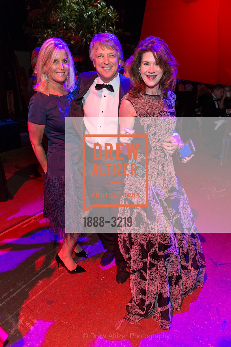 Jane Inch, Burt Inch, Elaine Mellis, Dinner on the Opera House Stage 2017, War Memorial Opera House, Photo #1888-3219 Jane Inch, Burt Inch, Elaine Mellis, Photo #1888-3219