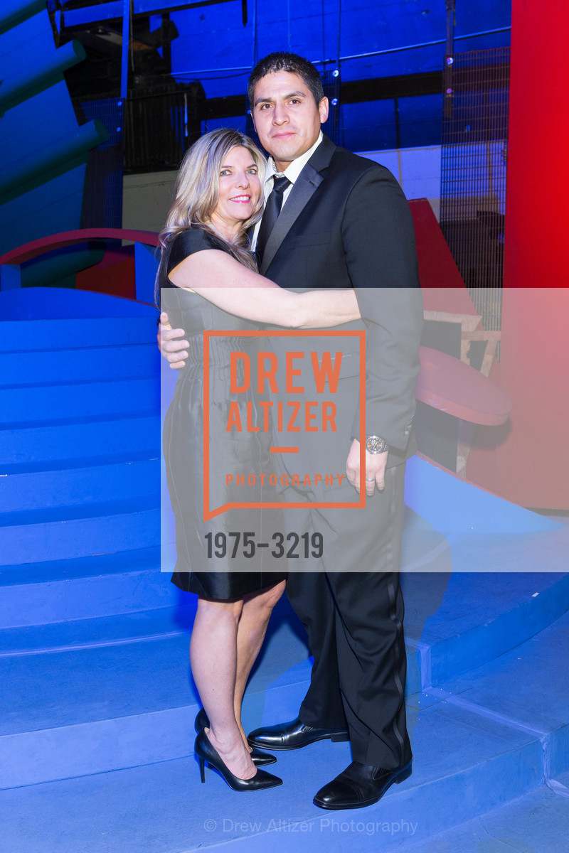 Sandra James, Martin Serrano, Dinner on the Opera House Stage 2017, War Memorial Opera House, Photo #1975-3219 Sandra James, Martin Serrano, Photo #1975-3219
