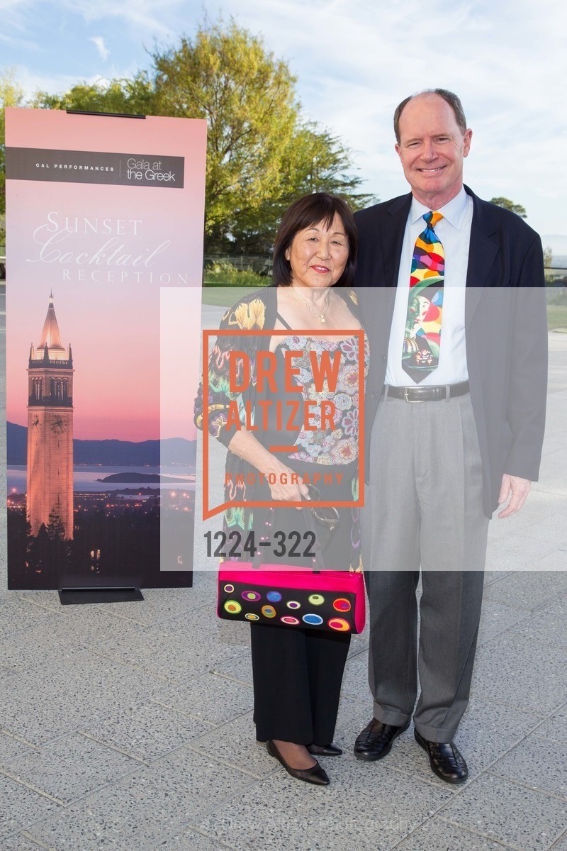 Jan McCutcheon, Michael McCutcheon, Gucci & Vogue Dinner, UC Berkeley's Greek Theatre. UC Berkeley's Greek Theatre, . 2001 Gayley Rd, September 25th, 2015, Photo #1224-322 Jan McCutcheon, Michael McCutcheon, Photo #1224-322