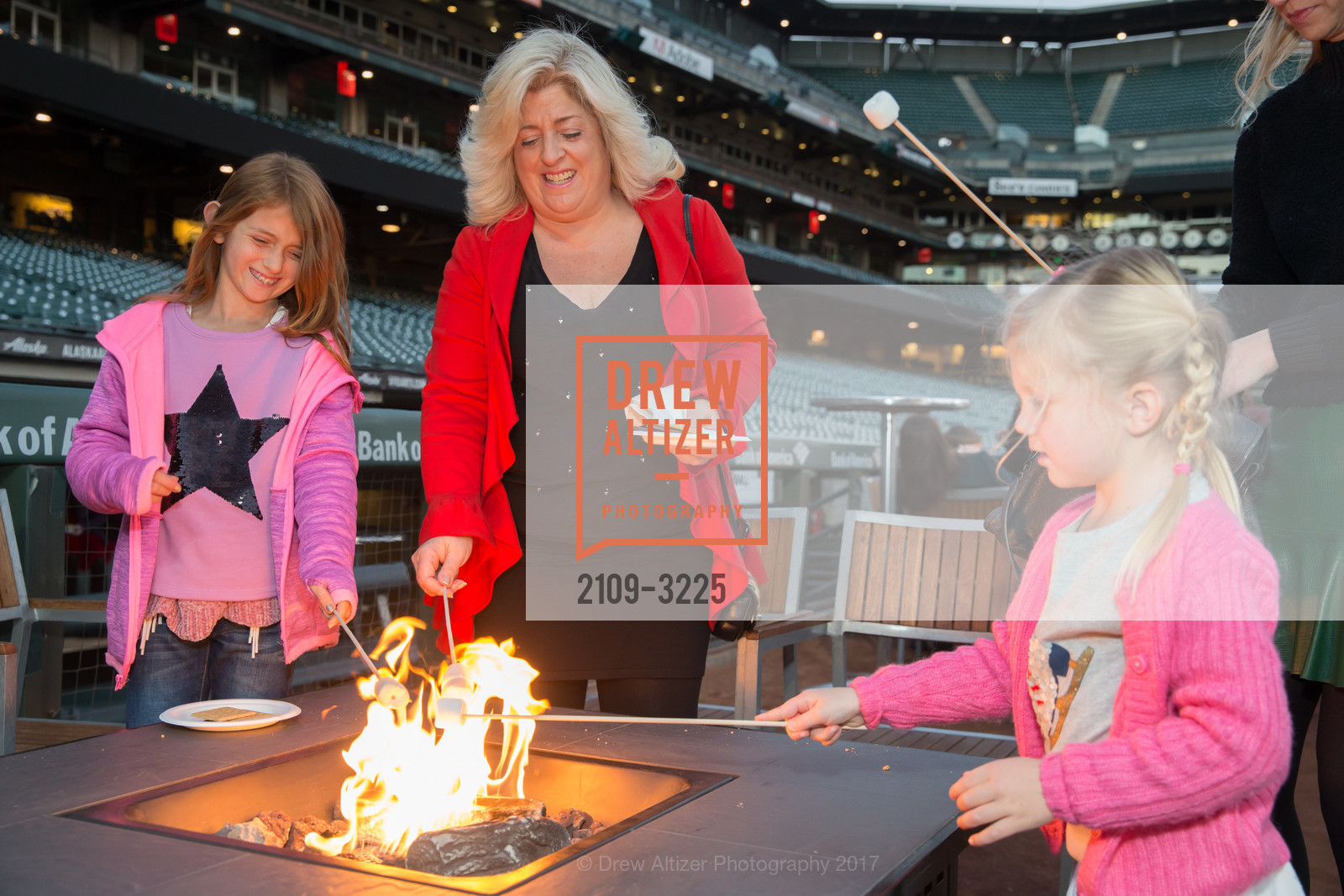 Jaque Thier, Holly Thier, Holiday Heroes 2017, AT&T Park. 24 Willie Mays Plaza, San Francisco, CA, December 5th, 2017, Photo #2109-3225 Jaque Thier, Holly Thier, Photo #2109-3225