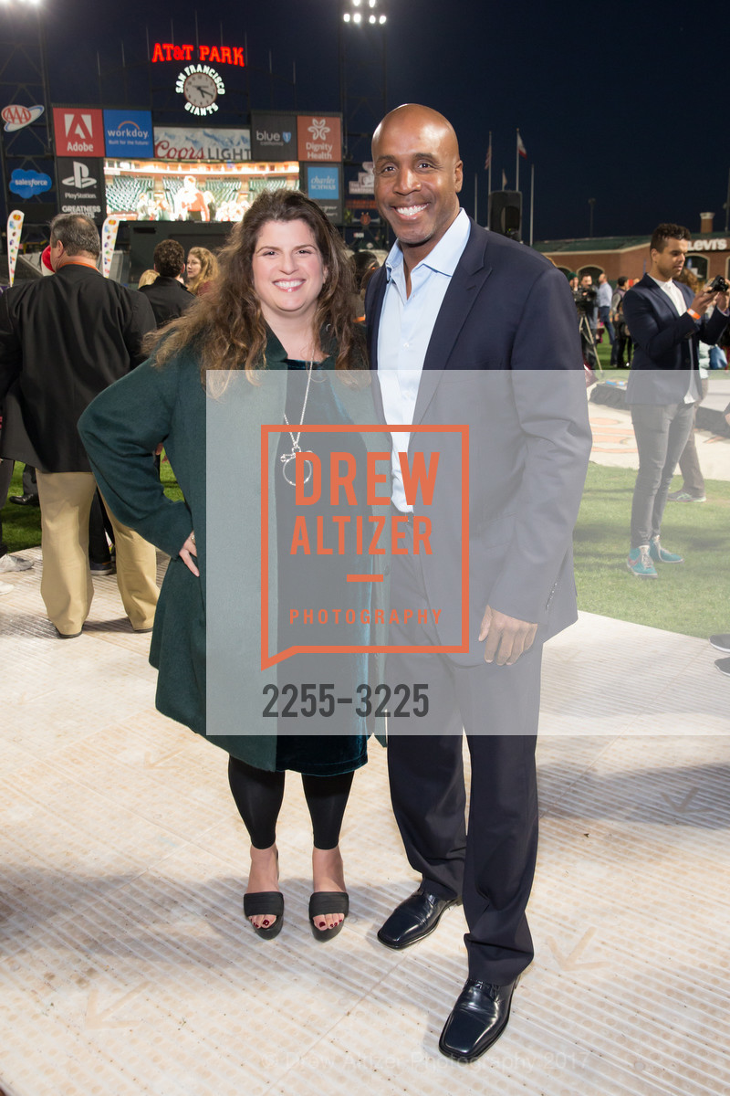 Amy Wender-Hoch, Barry Bonds, Holiday Heroes 2017, AT&T Park. 24 Willie Mays Plaza, San Francisco, CA, December 5th, 2017, Photo #2255-3225 Amy Wender-Hoch, Barry Bonds, Photo #2255-3225