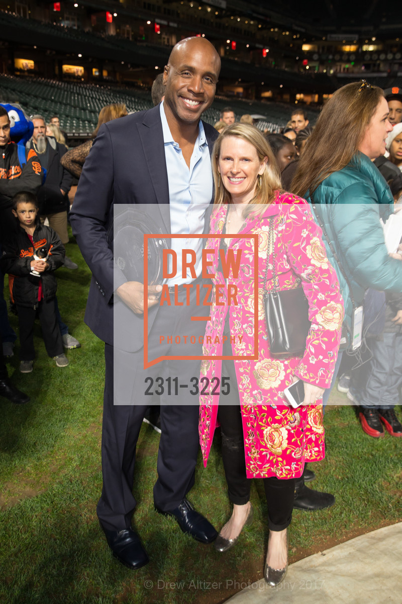 Barry Bonds, Marie Hurabiell, Holiday Heroes 2017, AT&T Park. 24 Willie Mays Plaza, San Francisco, CA, December 5th, 2017, Photo #2311-3225 Barry Bonds, Marie Hurabiell, Photo #2311-3225