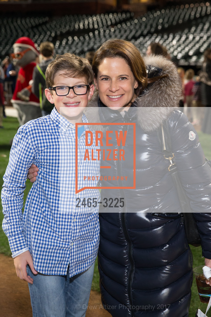 Sawyer Reichard, Wendy Reichard, Holiday Heroes 2017, AT&T Park. 24 Willie Mays Plaza, San Francisco, CA, December 5th, 2017, Photo #2465-3225 Sawyer Reichard, Wendy Reichard, Photo #2465-3225
