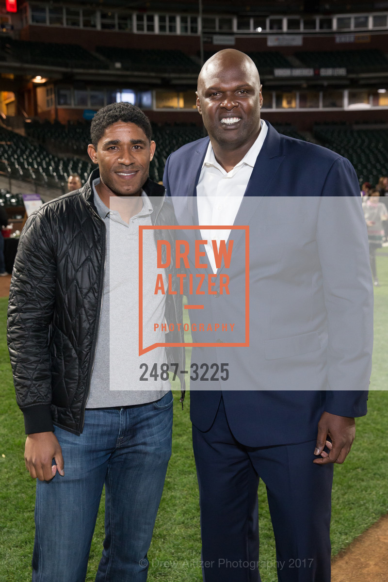 Khari Stephenson, Adonal Foyle, Holiday Heroes 2017, AT&T Park. 24 Willie Mays Plaza, San Francisco, CA, December 5th, 2017, Photo #2487-3225 Khari Stephenson, Adonal Foyle, Photo #2487-3225