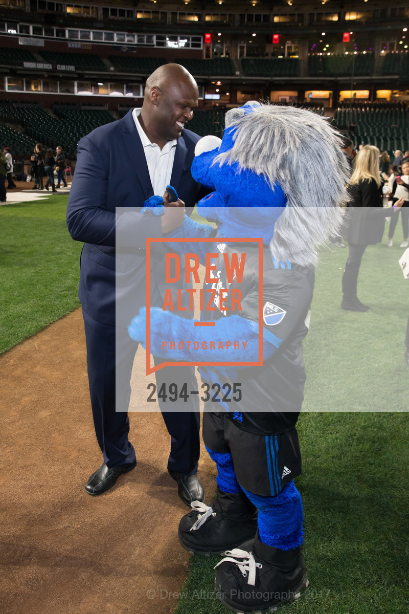Adonal Foyle, Holiday Heroes 2017, AT&T Park. 24 Willie Mays Plaza, San Francisco, CA, December 5th, 2017, Photo #2494-3225 Adonal Foyle, Photo #2494-3225