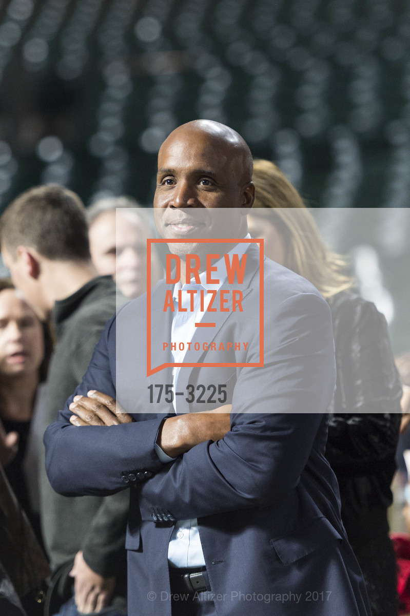 Barry Bonds, Holiday Heroes 2017, AT&T Park. 24 Willie Mays Plaza, San Francisco, CA, December 5th, 2017, Photo #175-3225 Barry Bonds, Photo #175-3225