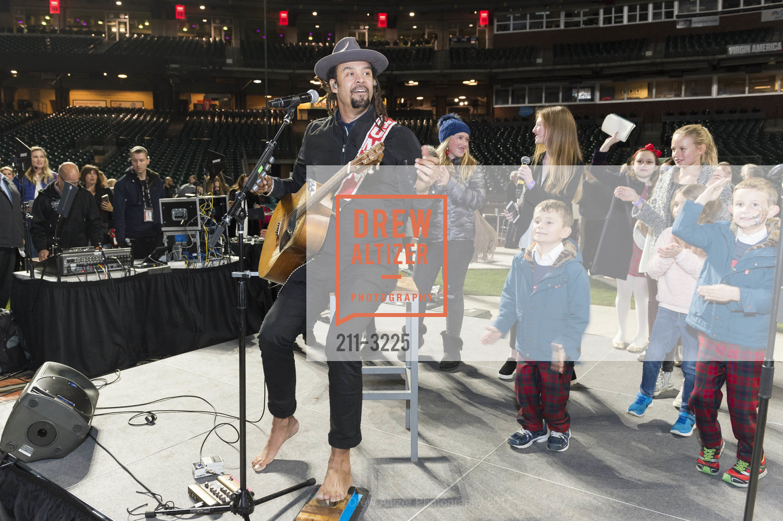 Michael Franti, Holiday Heroes 2017, AT&T Park. 24 Willie Mays Plaza, San Francisco, CA, December 5th, 2017, Photo #211-3225 Michael Franti, Photo #211-3225