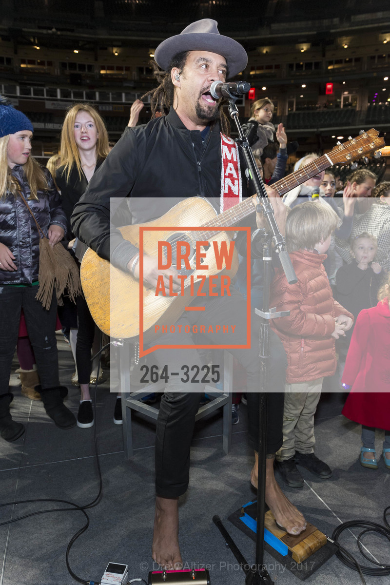 Michael Franti, Holiday Heroes 2017, AT&T Park. 24 Willie Mays Plaza, San Francisco, CA, December 5th, 2017, Photo #264-3225 Michael Franti, Photo #264-3225