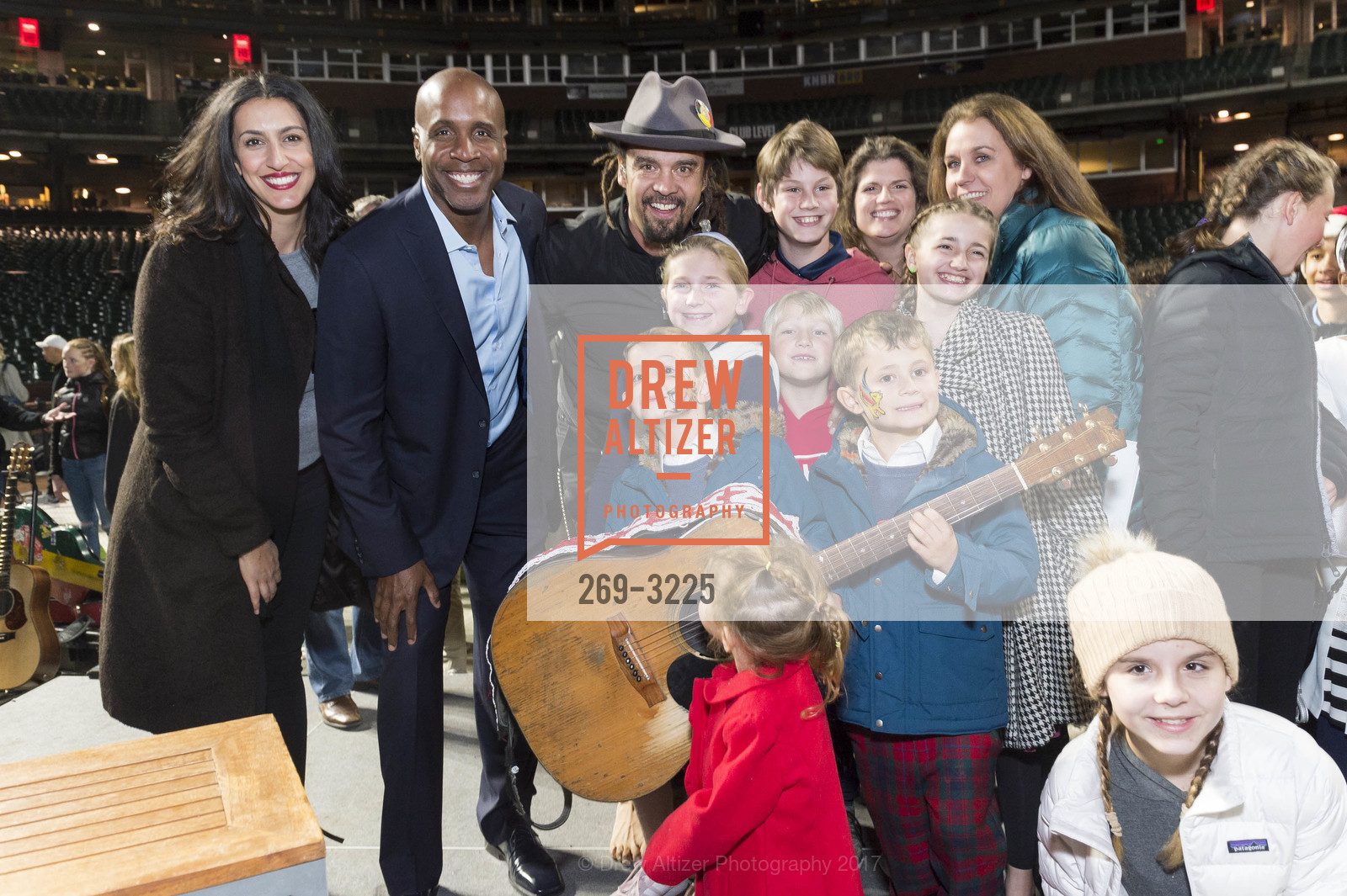 Sara Agah Franti, Barry Bonds, Michael Franti, Amy Wender-Hoch, Kelley O'Brien, Holiday Heroes 2017, AT&T Park. 24 Willie Mays Plaza, San Francisco, CA, December 5th, 2017, Photo #269-3225 Sara Agah Franti, Barry Bonds, Michael Franti, Amy Wender-Hoch, Kelley O'Brien, Photo #269-3225