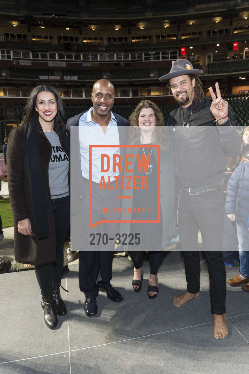Sara Agah Franti, Barry Bonds, Amy Wender-Hoch, Michael Franti, Holiday Heroes 2017, AT&T Park. 24 Willie Mays Plaza, San Francisco, CA, December 5th, 2017, Photo #270-3225 Sara Agah Franti, Barry Bonds, Amy Wender-Hoch, Michael Franti, Photo #270-3225