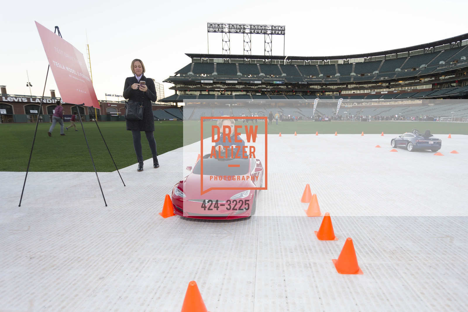 Atmosphere, Holiday Heroes 2017, AT&T Park. 24 Willie Mays Plaza, San Francisco, CA, December 5th, 2017, Photo #424-3225 Atmosphere, Photo #424-3225