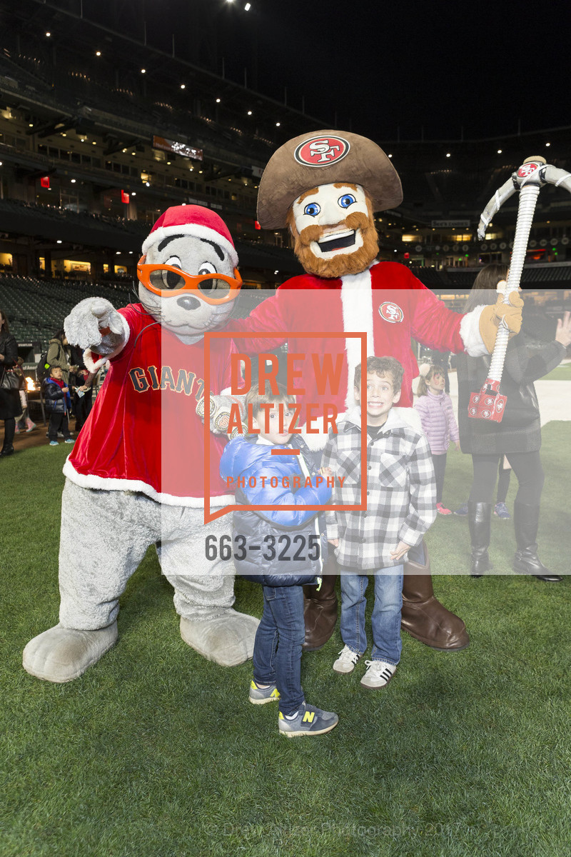 Holiday Heroes 2017, AT&T Park. 24 Willie Mays Plaza, San Francisco, CA, December 5th, 2017, Photo #663-3225 Photo #663-3225