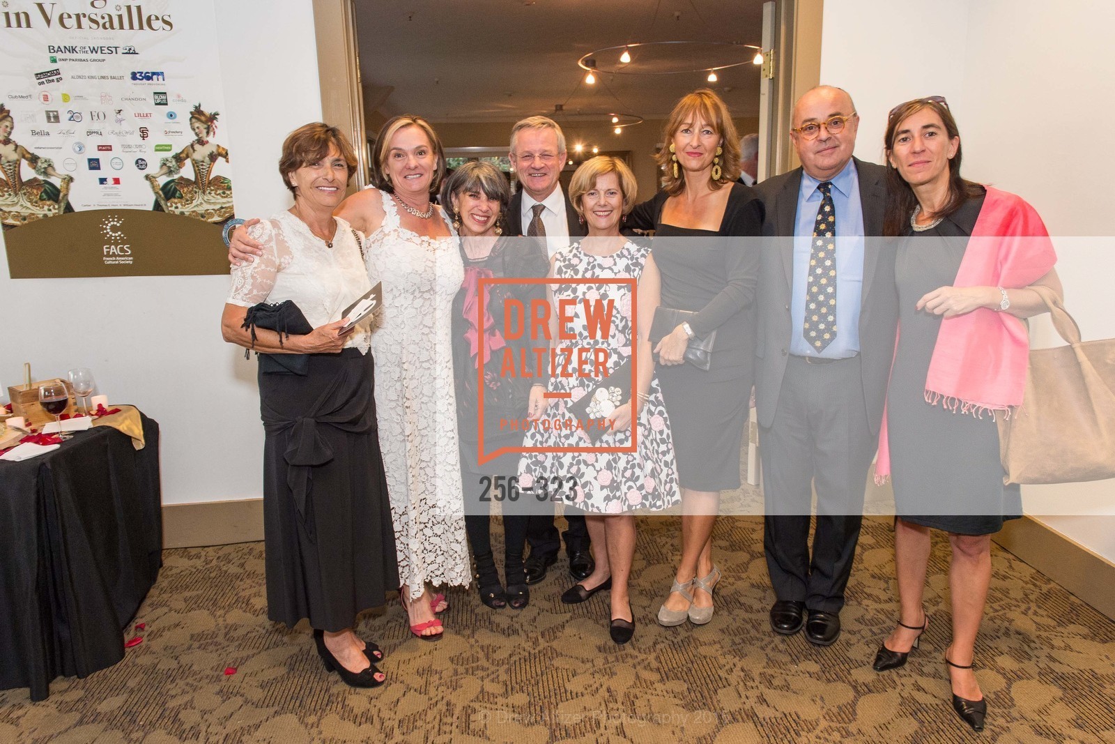 Rosslyn Denuizon, Sophie Suberville, Jean-Francois Drageon, Jardine Gallet, Francine Lejeune, Emmanuel D'Muizoi, Evelyn Consorti, Pauline Carmona, Gucci & Vogue Dinner, General's Residence. General's Residence, . 1 Franklin St, September 25th, 2015, Photo #256-323 Rosslyn Denuizon, Sophie Suberville, Jean-Francois Drageon, Jardine Gallet, Francine Lejeune, Emmanuel D'Muizoi, Evelyn Consorti, Pauline Carmona, Photo #256-323