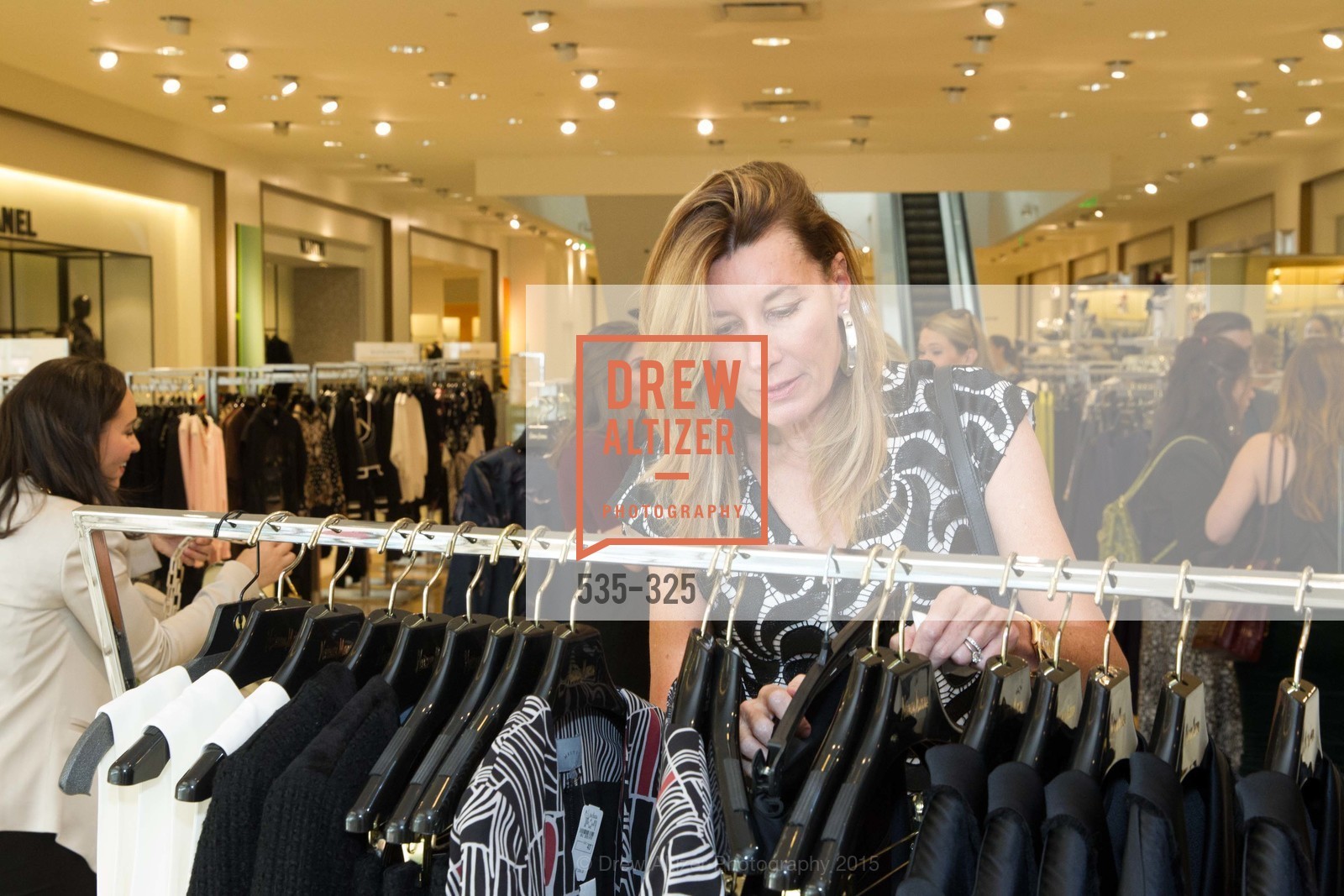 Susan Dunlevy, Gucci & Vogue Dinner, Neiman Marcus. Neiman Marcus, September 29th, 2015, Photo #535-325 Susan Dunlevy, Photo #535-325