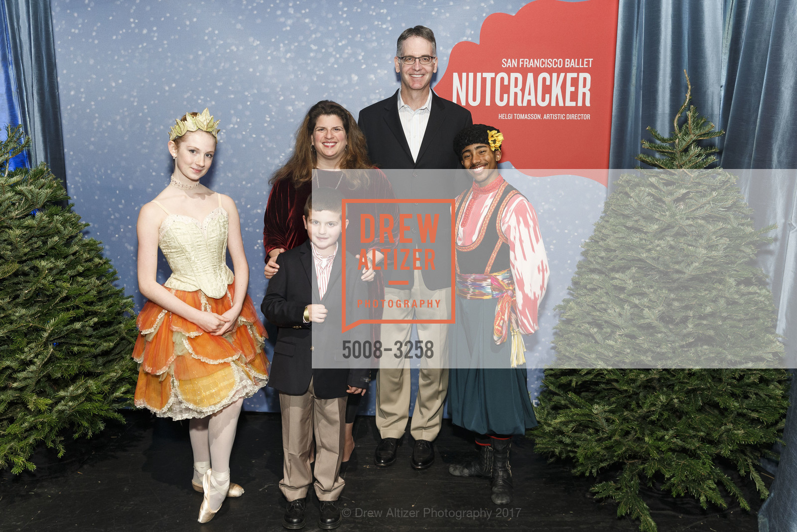 Nathan Hoch, Amy Wender-Hoch, John Hoch, Photo #5008-3258
