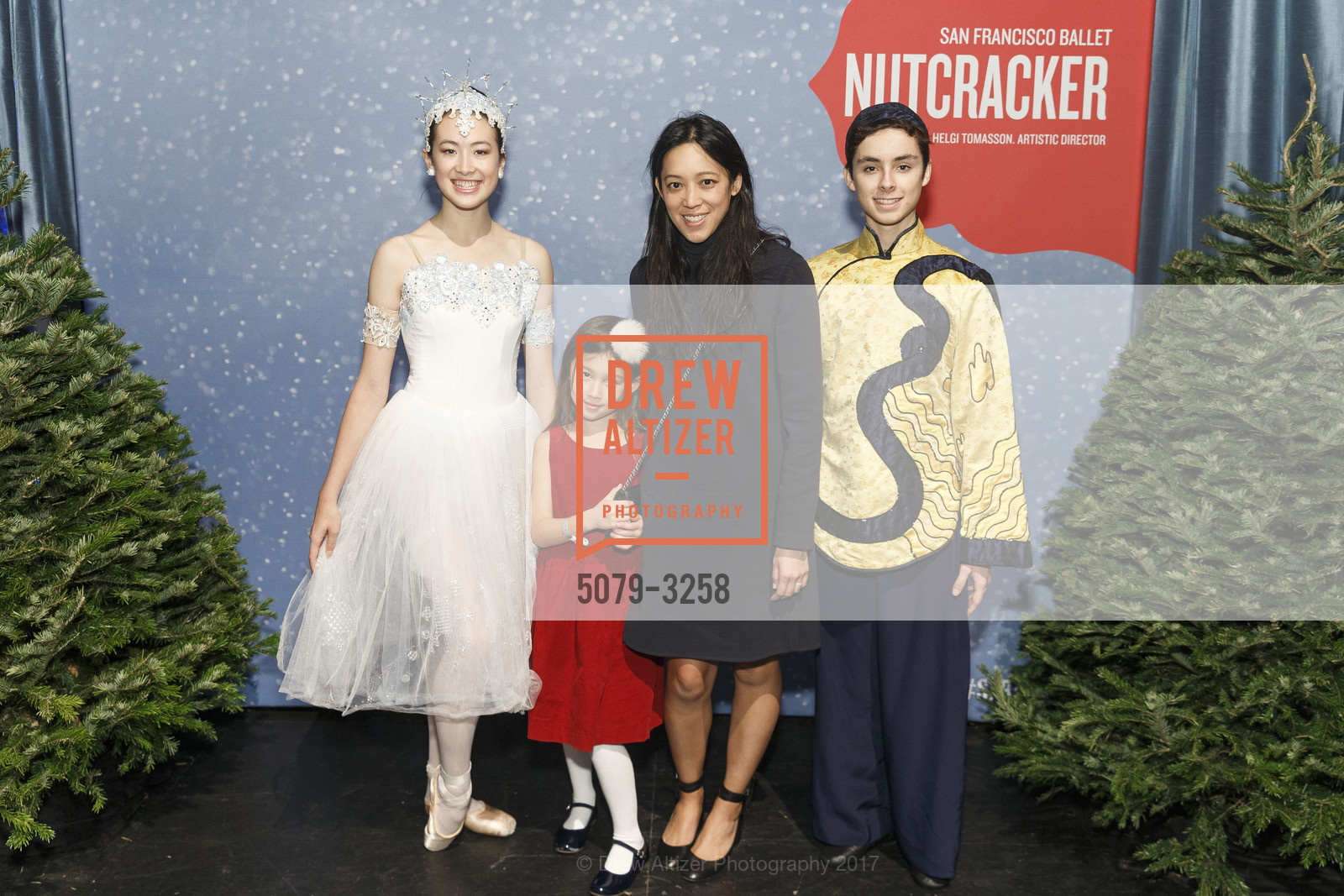 Emily McKinnon, Nina McKinnon, SF Ballet's Nutcracker Benefit Luncheon 2017: Land of Dreams, Davies Symphony Hall, Zellerbach Rehearsal Hall. 201 Van Ness Ave, December 16th, 2017, Photo #5079-3258 Emily McKinnon, Nina McKinnon, Photo #5079-3258