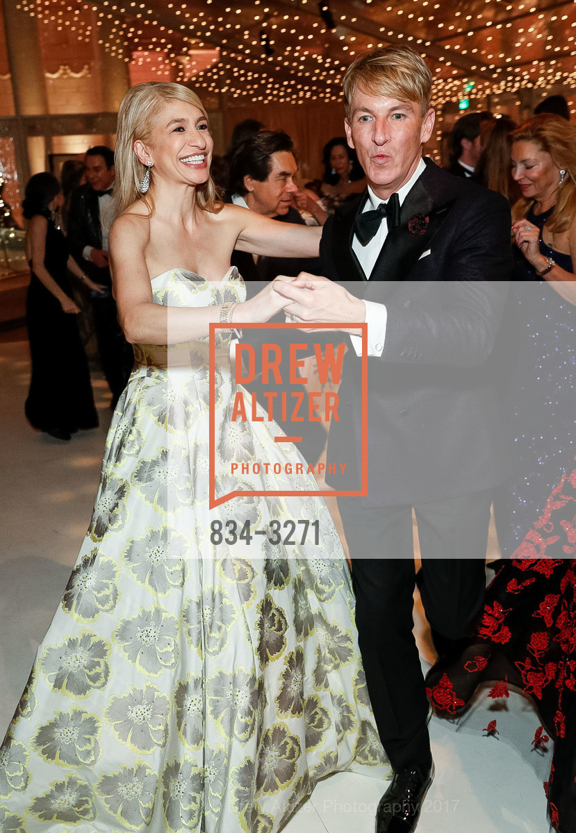 Navid Armstrong, Jack Calhoun, An Elegant Evening in the Court of Honor, Legion of Honor, December 12th, 2017, Photo #834-3271 Navid Armstrong, Jack Calhoun, Photo #834-3271