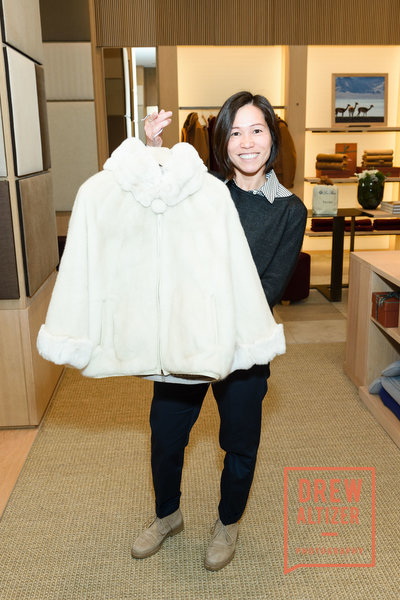 Ivory Cashmere Cape With White Fox Fur Trim