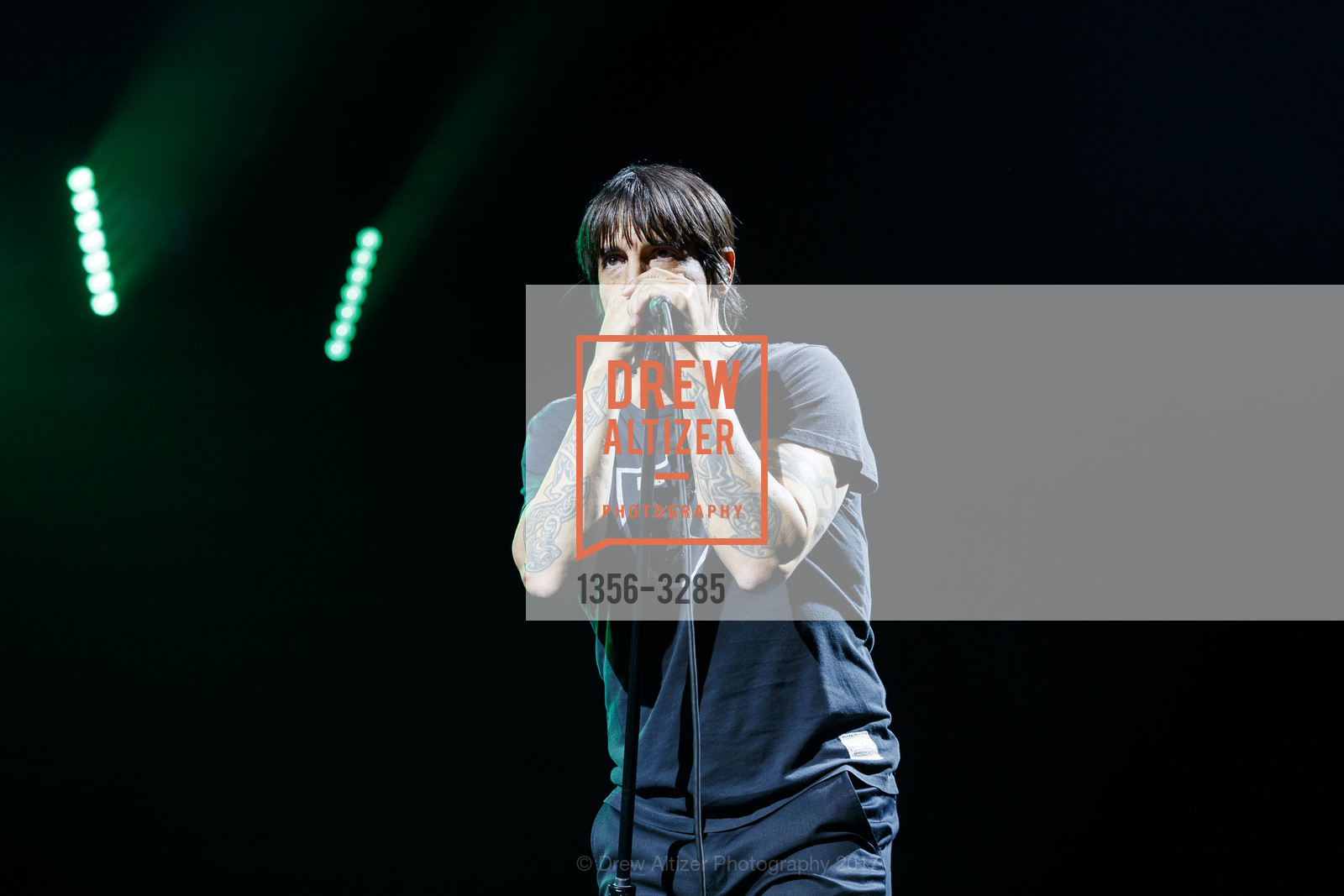 The Red Hot Chili Peppers, Band Together Bay Area 2, Bill Graham Civic Auditorium. 99 Grove St, San Francisco, CA 94102, December 14th, 2017, Photo #1356-3285 The Red Hot Chili Peppers, Photo #1356-3285