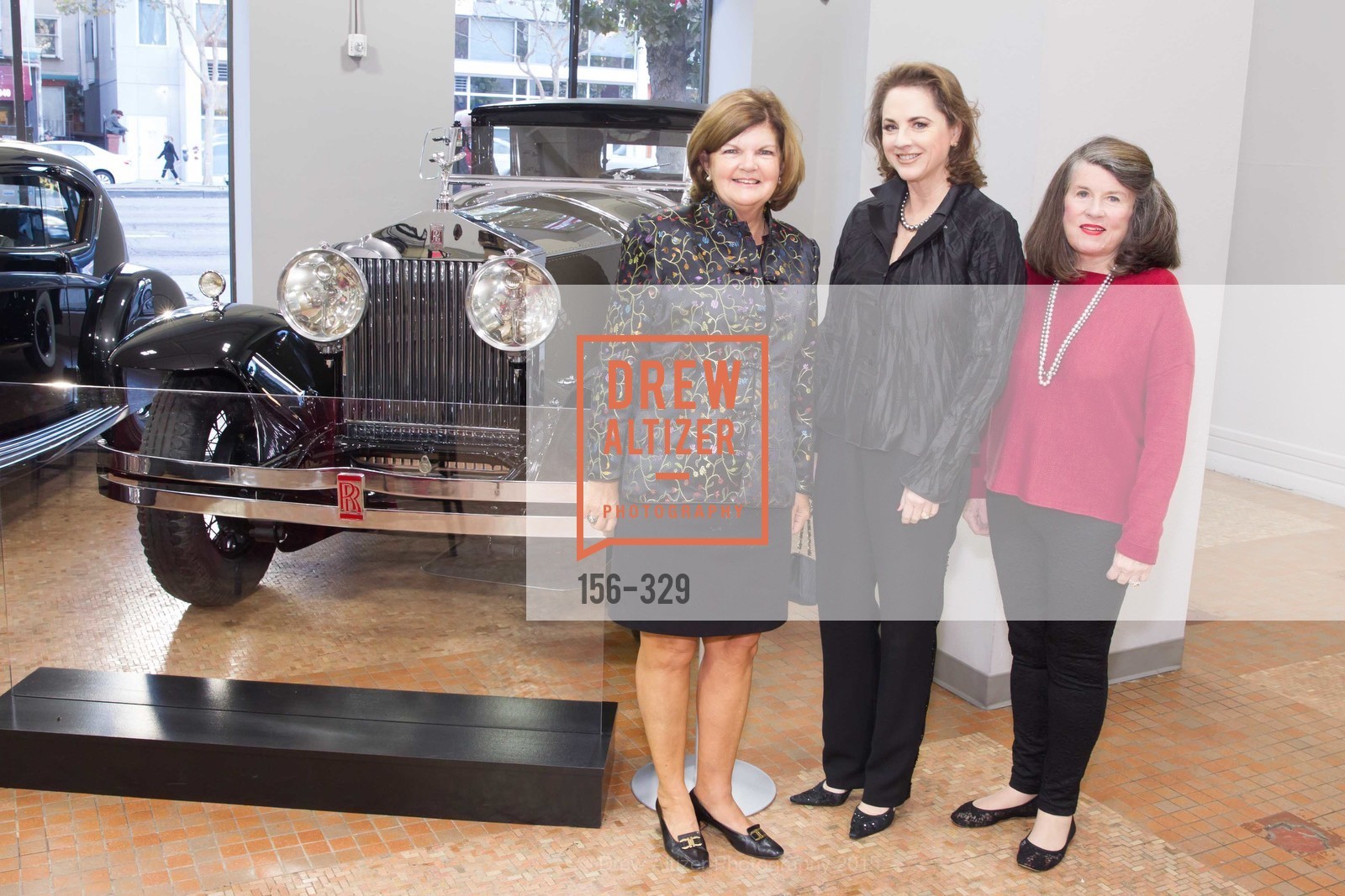 Carolyn Rogers, Lisa Harris, Peggy Mitchell, Gucci & Vogue Dinner, Academy of Art University. Academy of Art University , . 1849 Washington Street, October 1st, 2015, Photo #156-329 Carolyn Rogers, Lisa Harris, Peggy Mitchell, Photo #156-329