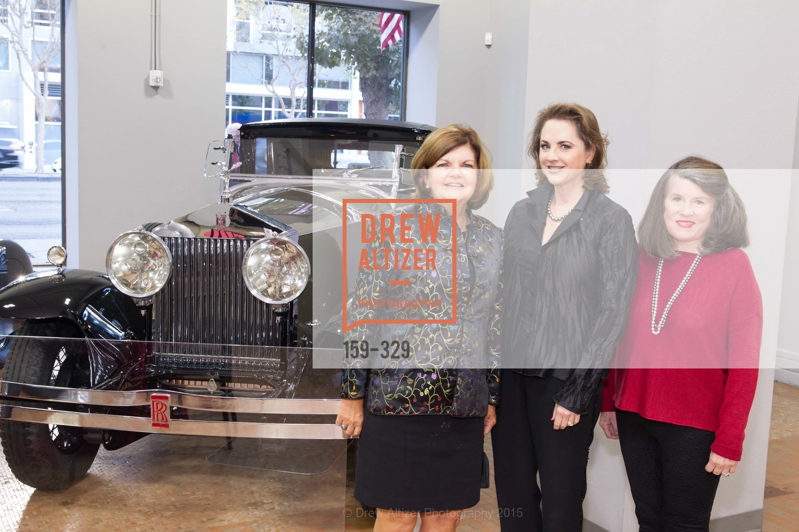 Carolyn Rogers, Lisa Harris, Peggy Mitchell, Gucci & Vogue Dinner, Academy of Art University. Academy of Art University , . 1849 Washington Street, October 1st, 2015, Photo #159-329 Carolyn Rogers, Lisa Harris, Peggy Mitchell, Photo #159-329