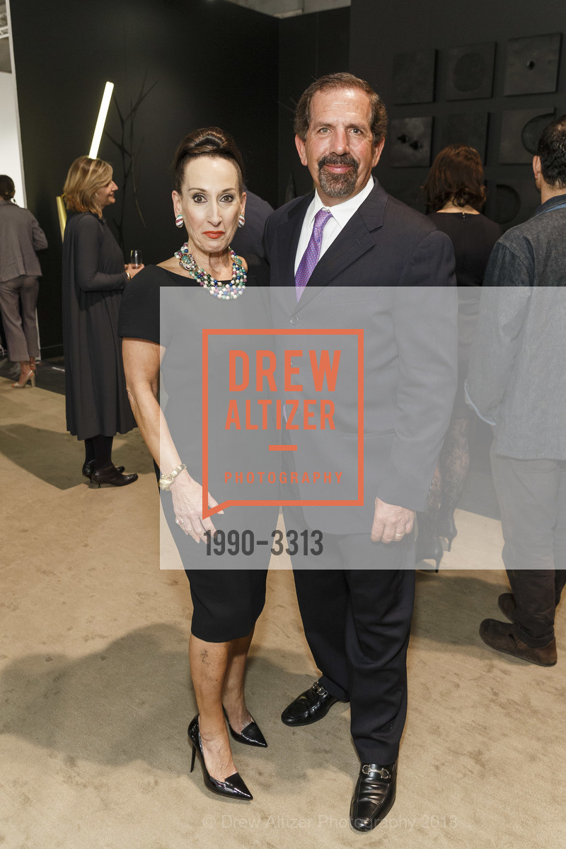 Toni Wolfson, Robert Federighi, FOG Design+Art Preview Gala 2018, Fort Mason Center. 2 Marina Blvd, January 10th, 2018, Photo #1990-3313 Toni Wolfson, Robert Federighi, Photo #1990-3313