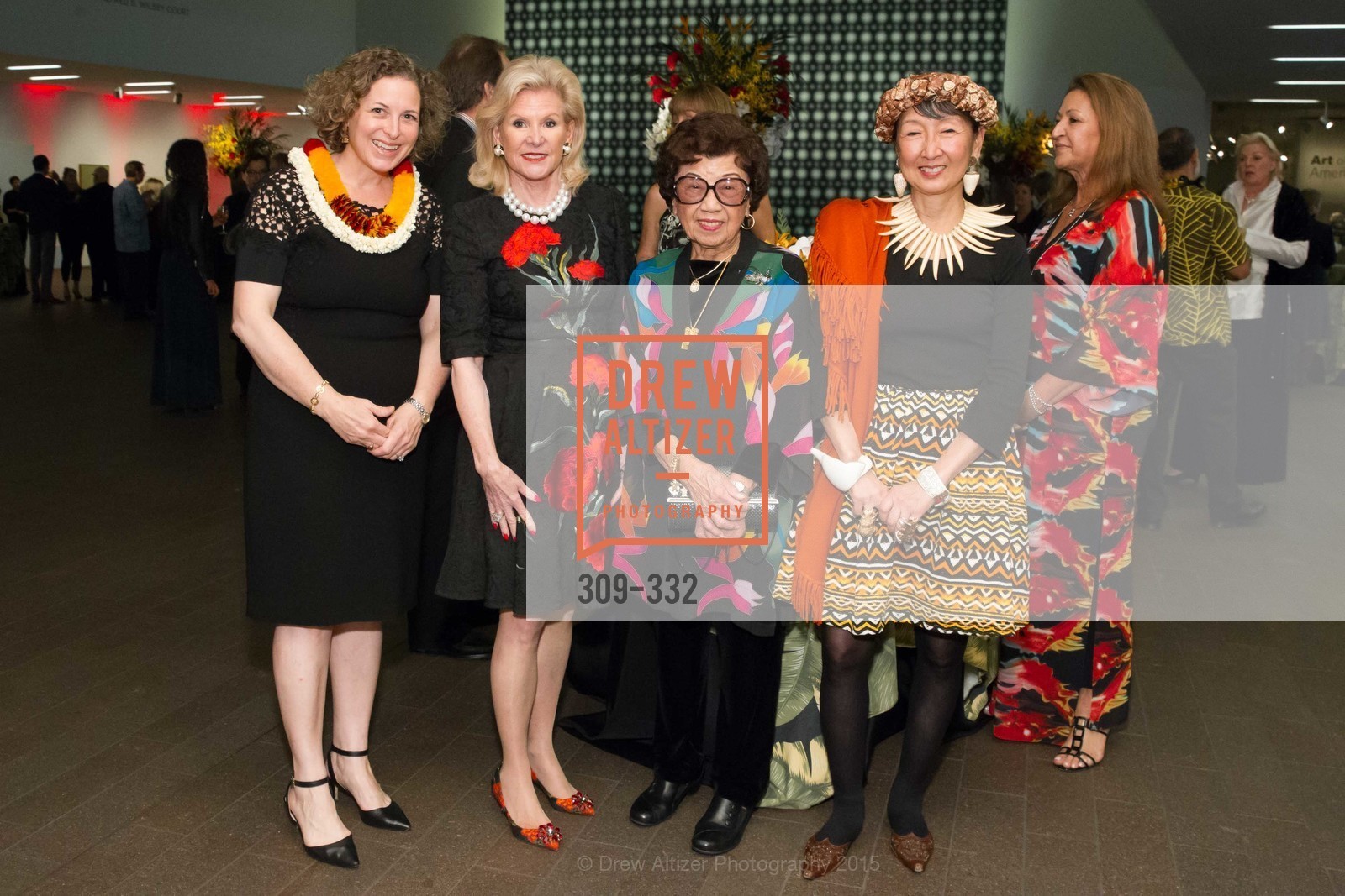 Christina Helmeck, Dede Wilsey, Lin Chen Willis, Blossom Strong, Gucci & Vogue Dinner, de Young Museum. de Young Museum, September 30th, 2015, Photo #309-332 Christina Helmeck, Dede Wilsey, Lin Chen Willis, Blossom Strong, Photo #309-332