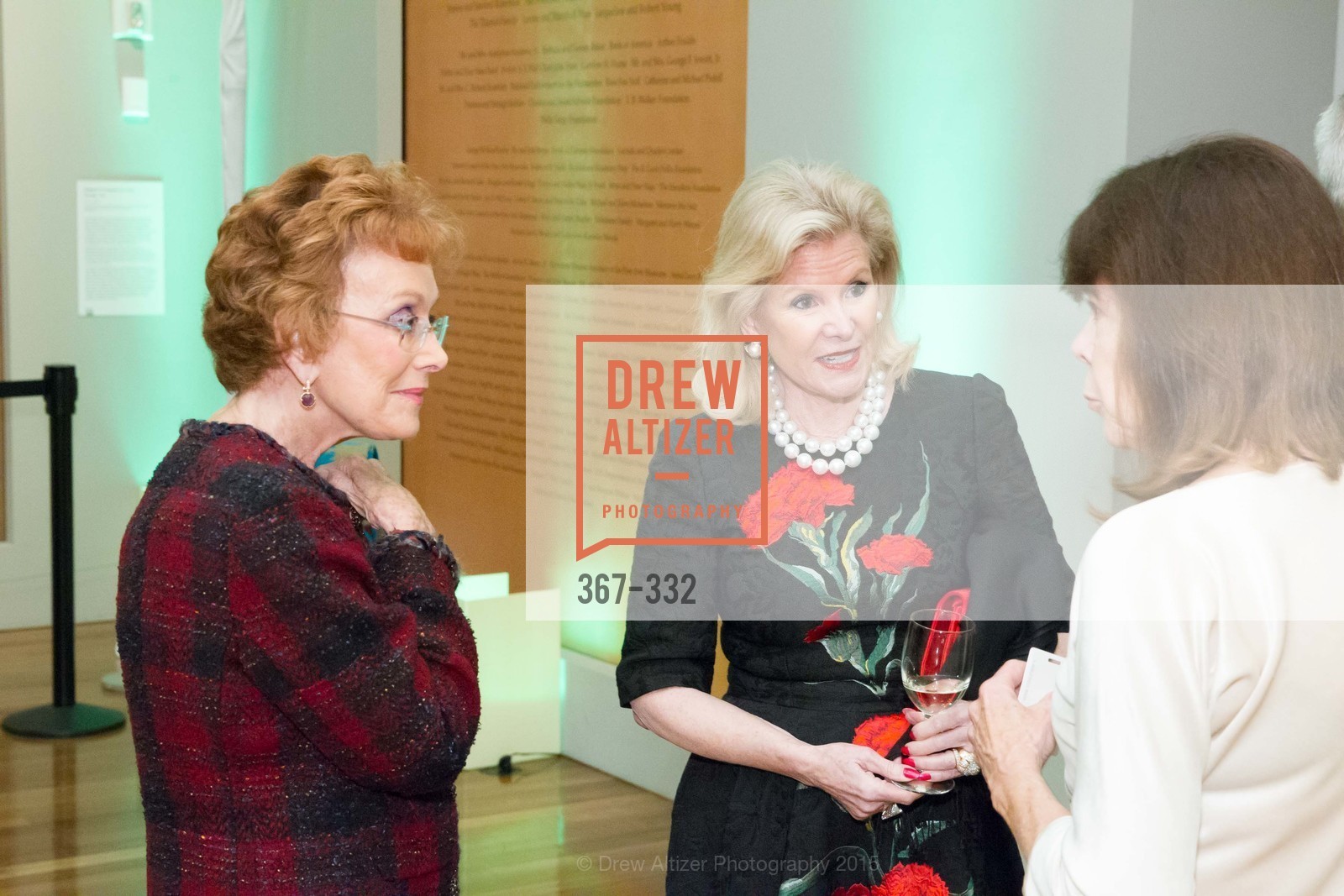 Phoebe Cowles, Dede Wilsey, Gucci & Vogue Dinner, de Young Museum. de Young Museum, September 30th, 2015, Photo #367-332 Phoebe Cowles, Dede Wilsey, Photo #367-332