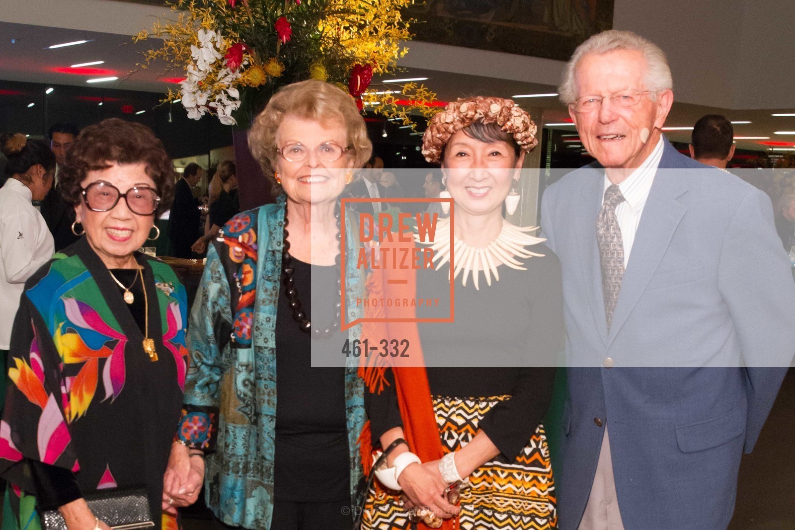 Lin Chen Willis, Colleen Silcox, Blossom Strong, John Silcox, Gucci & Vogue Dinner, de Young Museum. de Young Museum, September 30th, 2015, Photo #461-332 Lin Chen Willis, Colleen Silcox, Blossom Strong, John Silcox, Photo #461-332