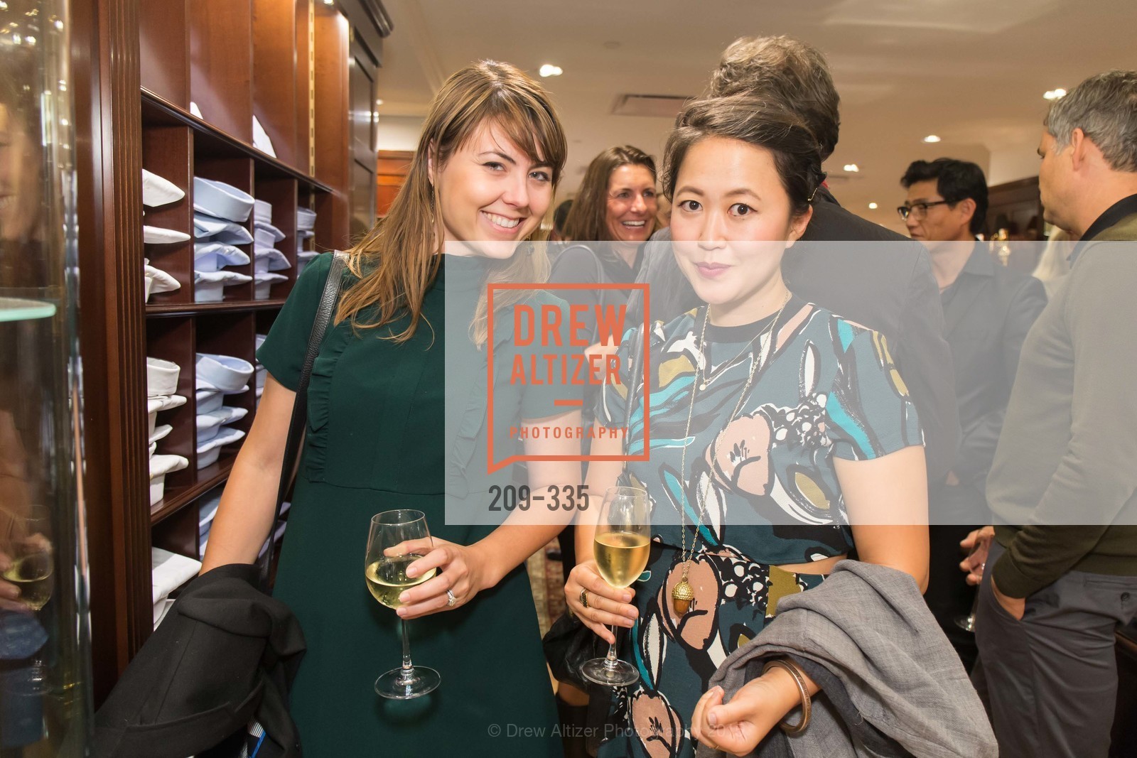 Susie Novak, Jean Park, Gucci & Vogue Dinner, Brooks Brothers. Brooks Brothers, . 240 Post St, October 1st, 2015, Photo #209-335 Susie Novak, Jean Park, Photo #209-335