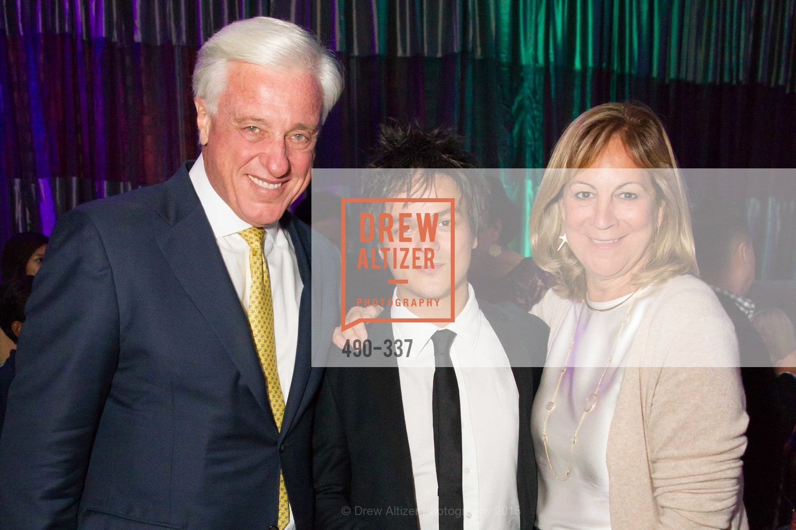 Jim Petrus, Jamie Cullum, Toni Knorr, Gucci & Vogue Dinner, St. Regis. St. Regis, October 2nd, 2015, Photo #490-337 Jim Petrus, Jamie Cullum, Toni Knorr, Photo #490-337