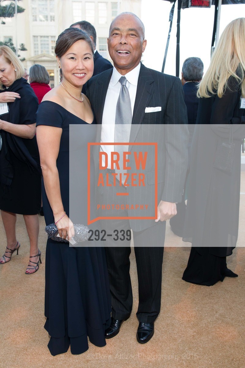 Doris Chang, Lindbergh Porter, University of San Francisco Alumni Awards Gala 2015, University of San Francisco. University of San Francisco, October 2nd, 2015, Photo #292-339 Doris Chang, Lindbergh Porter, Photo #292-339