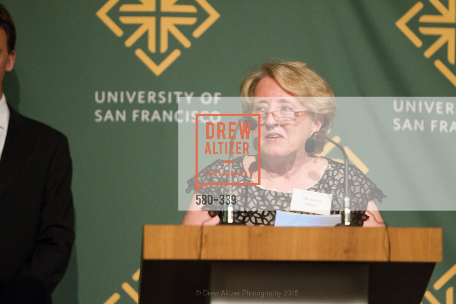 Maureen O'Hara, University of San Francisco Alumni Awards Gala 2015, University of San Francisco. University of San Francisco, October 2nd, 2015, Photo #580-339 Maureen O'Hara, Photo #580-339