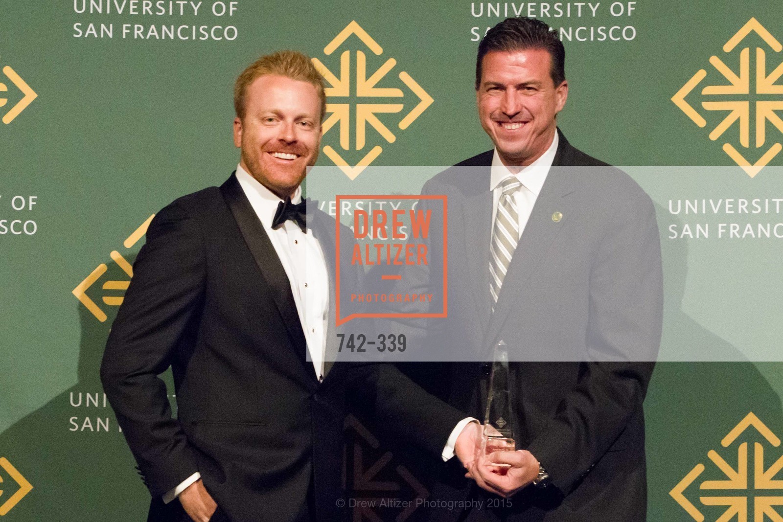 Jay Dillon, Kevin Mullin, University of San Francisco Alumni Awards Gala 2015, University of San Francisco. University of San Francisco, October 2nd, 2015, Photo #742-339 Jay Dillon, Kevin Mullin, Photo #742-339