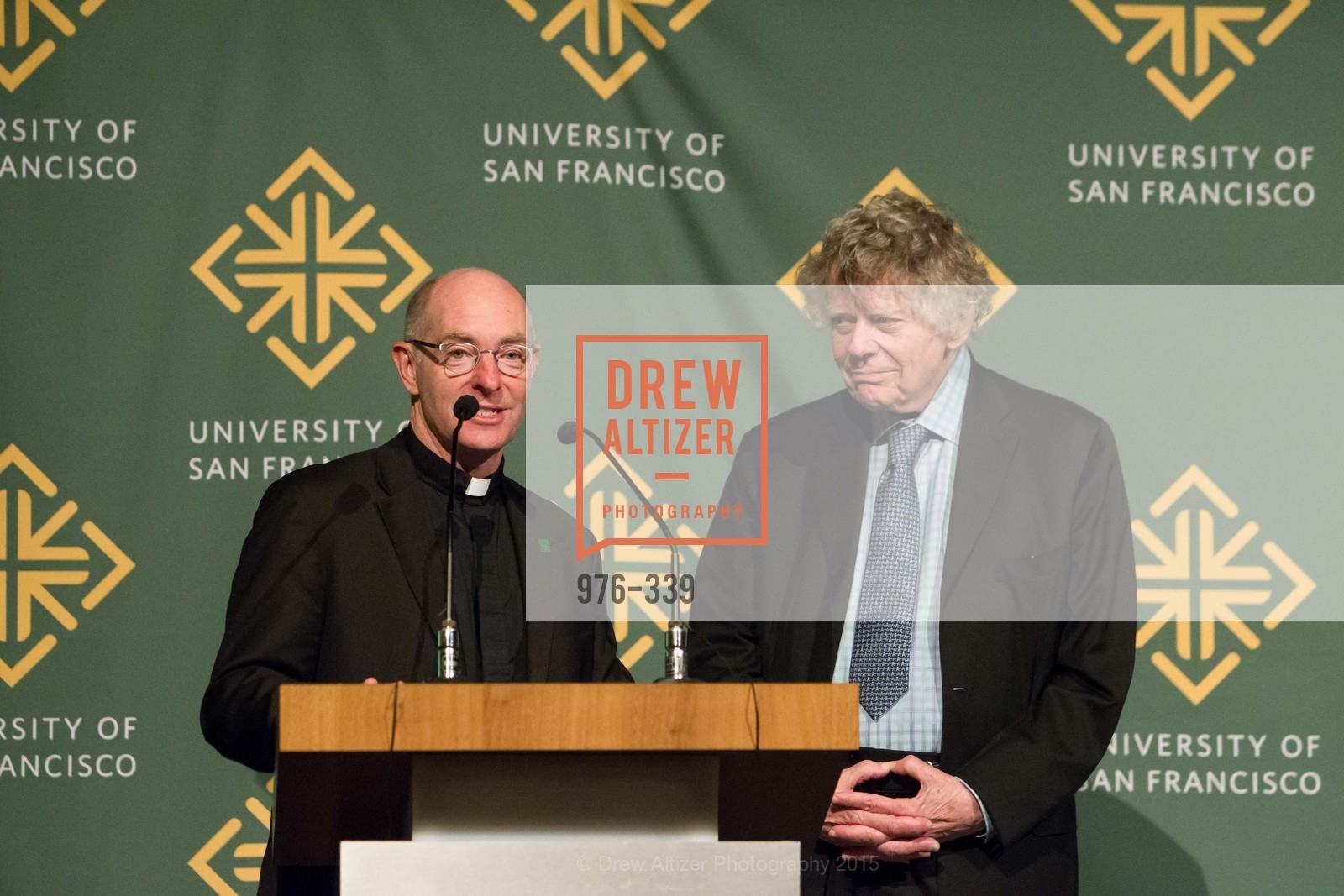 Paul Fitzgerald, Gordon Getty, University of San Francisco Alumni Awards Gala 2015, University of San Francisco. University of San Francisco, October 2nd, 2015, Photo #976-339 Paul Fitzgerald, Gordon Getty, Photo #976-339