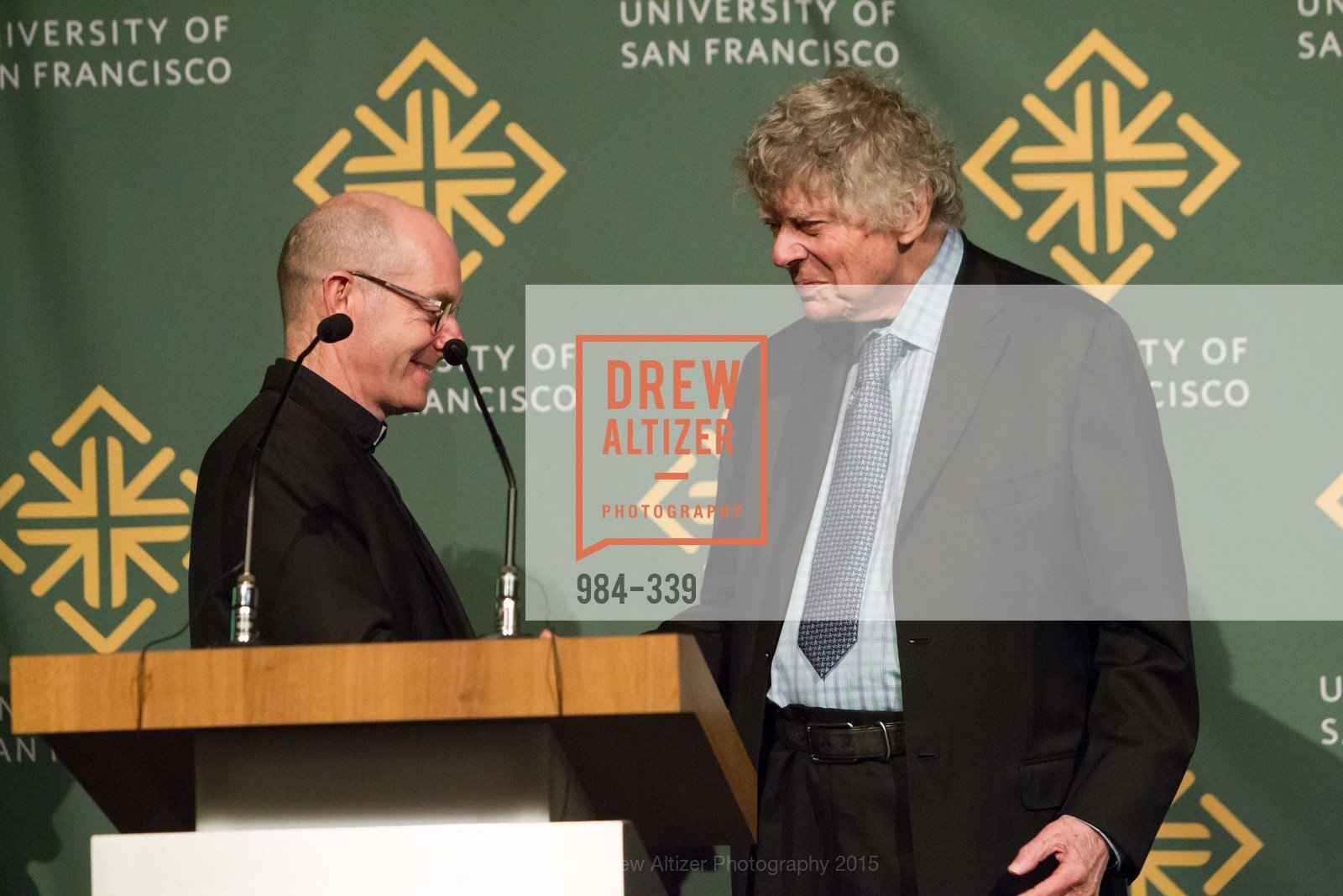 Paul Fitzgerald, Gordon P. Getty, University of San Francisco Alumni Awards Gala 2015, University of San Francisco. University of San Francisco, October 2nd, 2015, Photo #984-339 Paul Fitzgerald, Gordon P. Getty, Photo #984-339