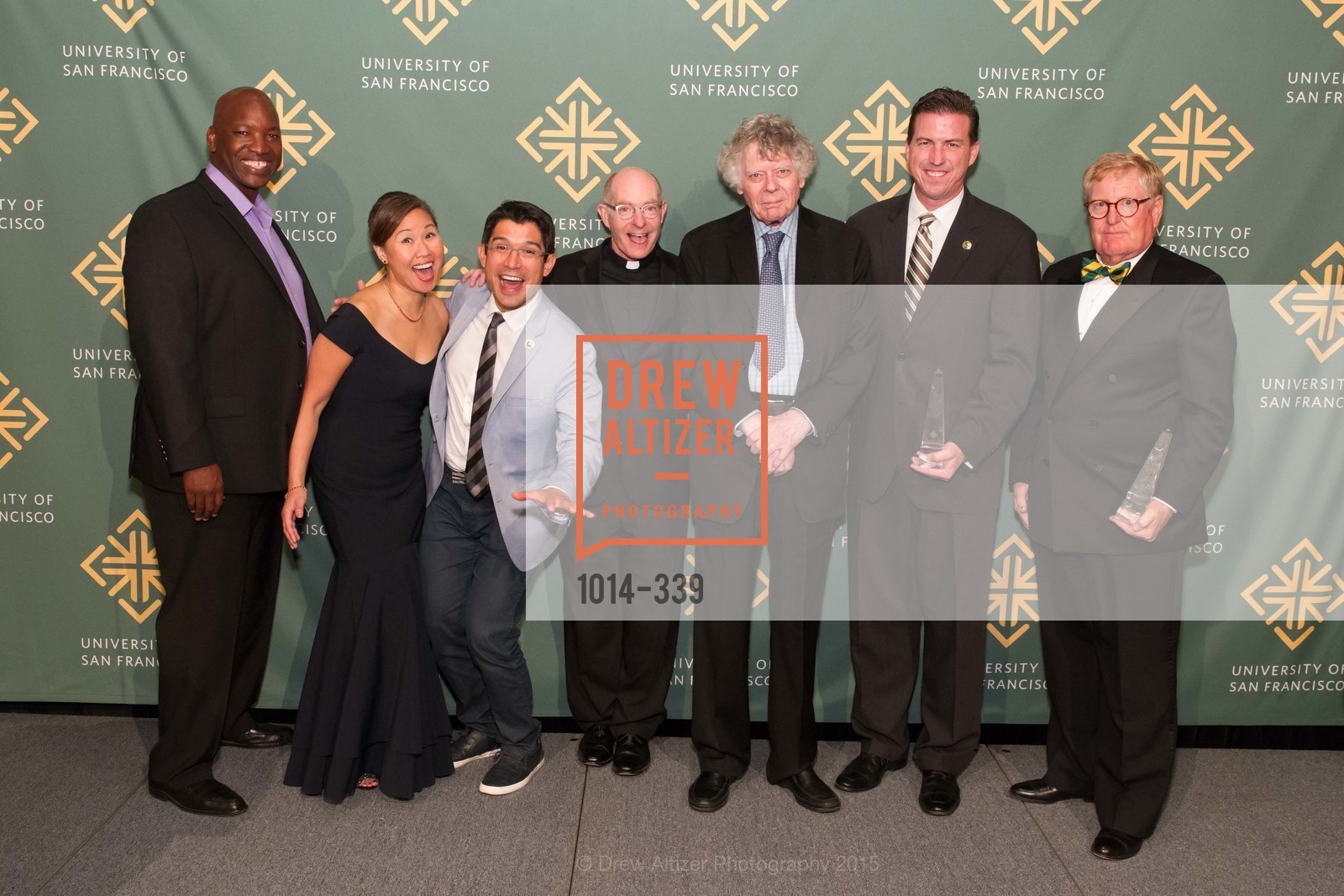 Aaron Horn, Doris Cheng, Carlos Menchaca, Paul Fitzgerald, Gordon P. Getty, Kevin Mullin, William Hollingsworth, University of San Francisco Alumni Awards Gala 2015, University of San Francisco. University of San Francisco, October 2nd, 2015, Photo #1014-339 Aaron Horn, Doris Cheng, Carlos Menchaca, Paul Fitzgerald, Gordon P. Getty, Kevin Mullin, William Hollingsworth, Photo #1014-339
