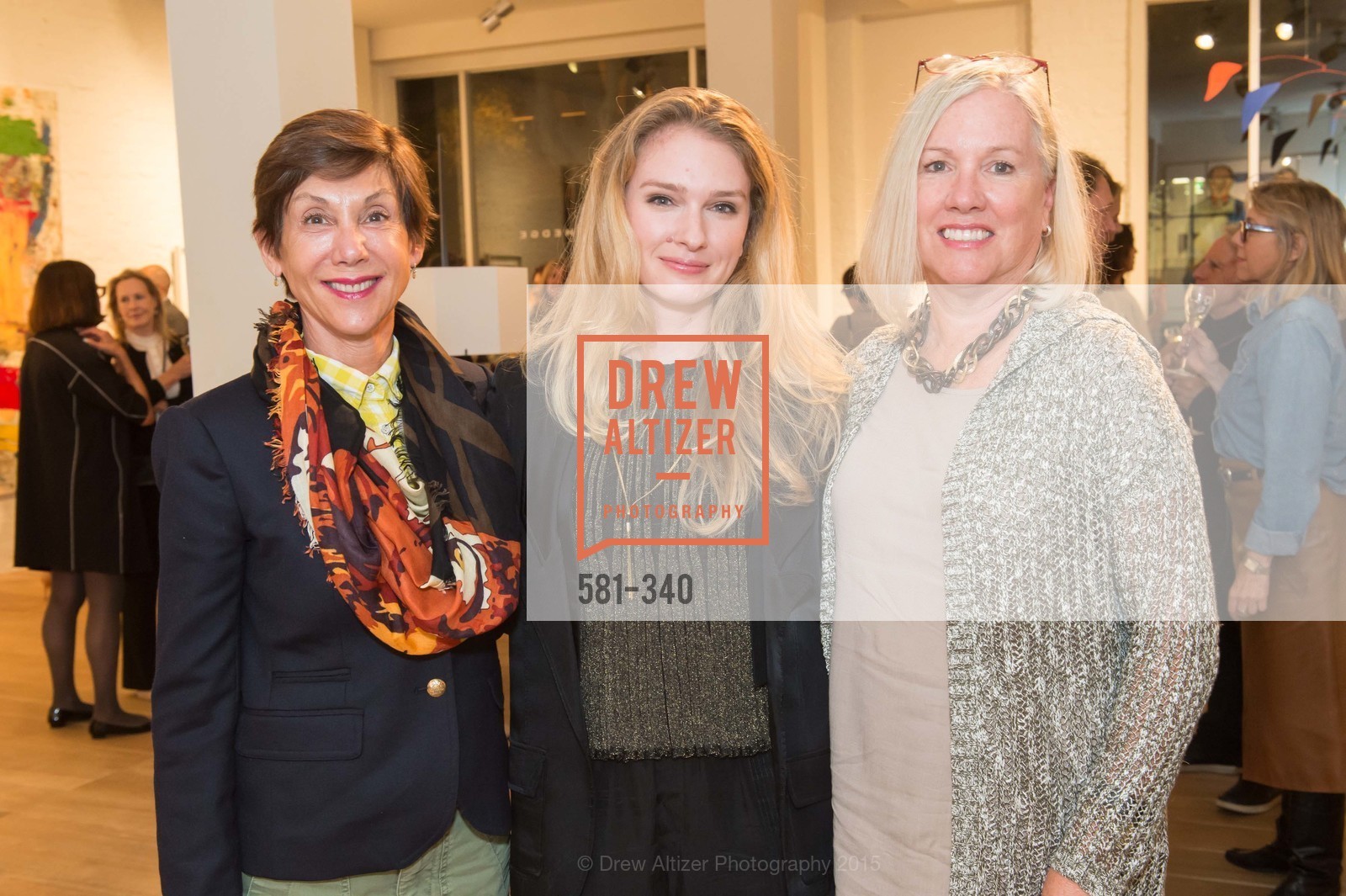 Tina Saunders, Courtney Colman, Tanya Strimp, Gucci & Vogue Dinner, Hedge Gallery. Hedge Gallery, October 2nd, 2015, Photo #581-340 Tina Saunders, Courtney Colman, Tanya Strimp, Photo #581-340
