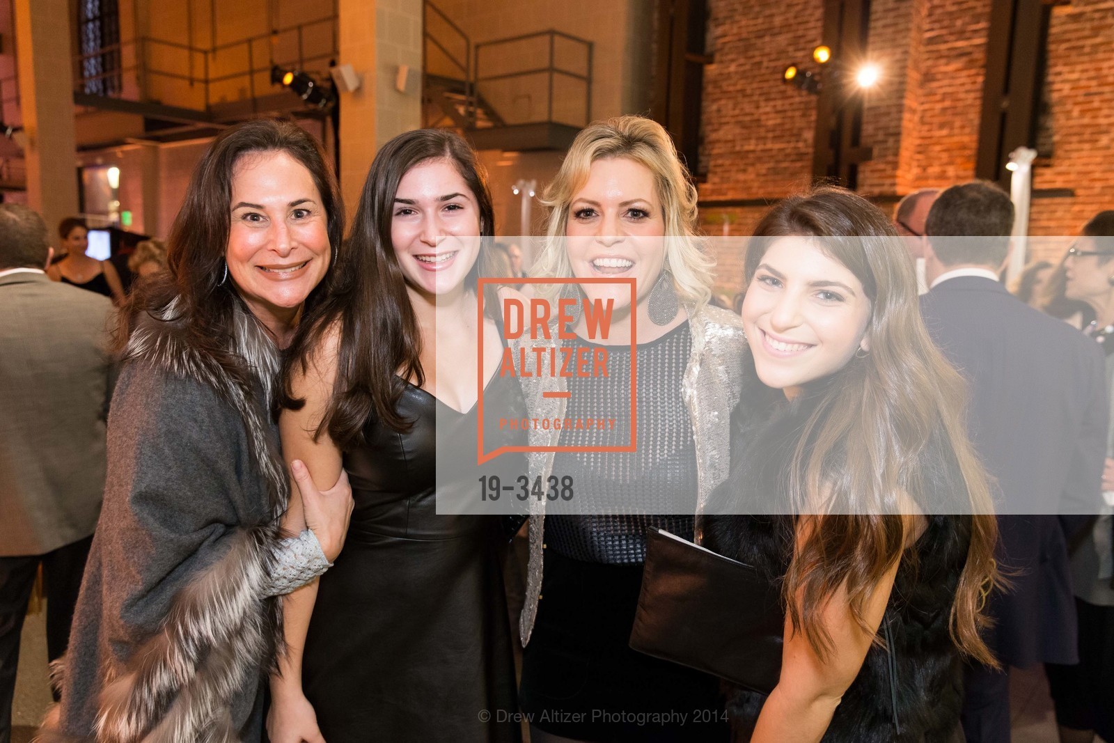 Julie Young, Zoe Young, Suzanne Felson, Sophia Felson, Photo #19-3438