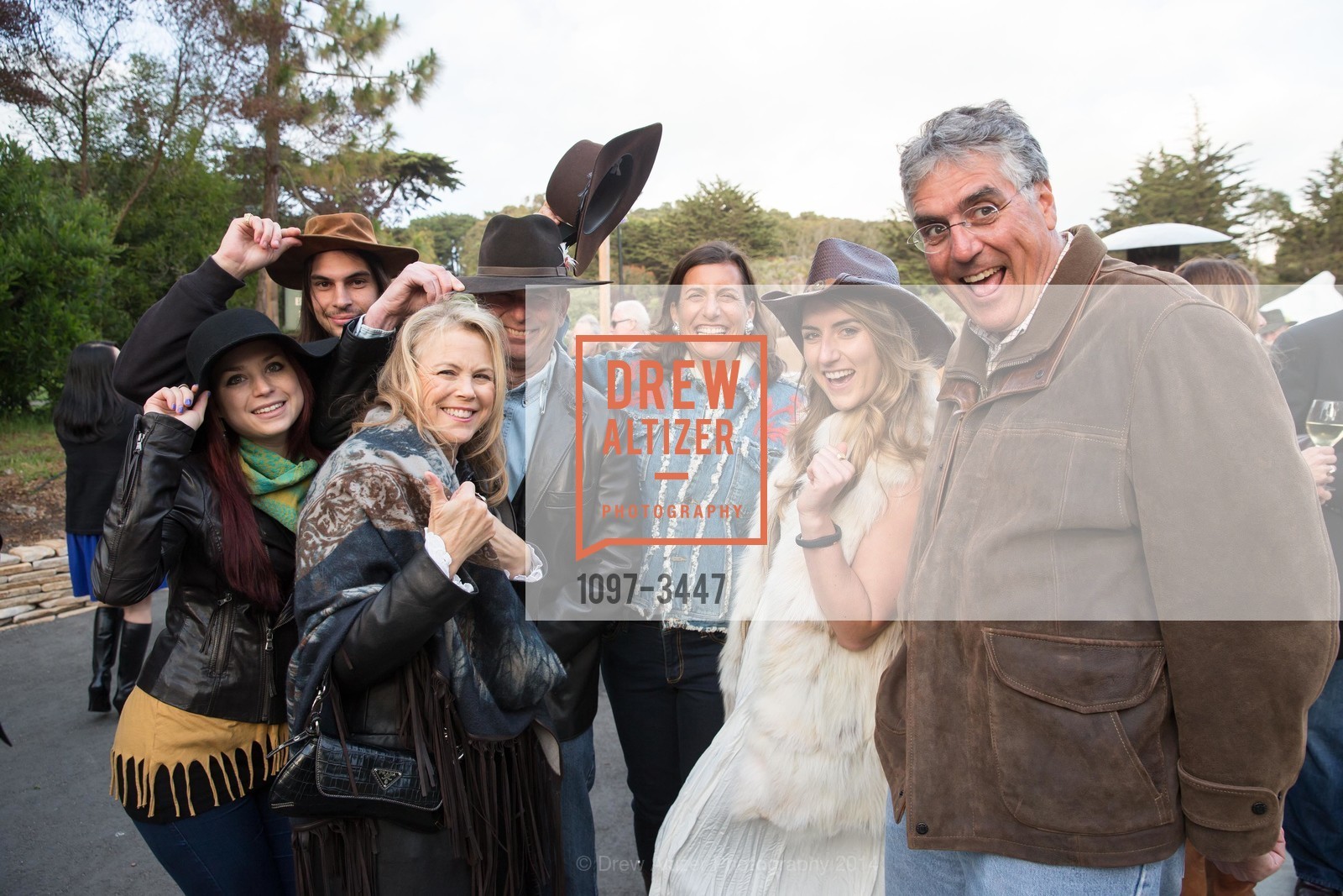 Nonie Greene, Todd Werby, Bettina Duval, Elizabeth Duval, Glenn Duval, ZOOFEST 2014: A Night On Enchanted Hill, US, April 25th, 2014, Photo #1097-3447 Nonie Greene, Todd Werby, Bettina Duval, Elizabeth Duval, Glenn Duval, Photo #1097-3447