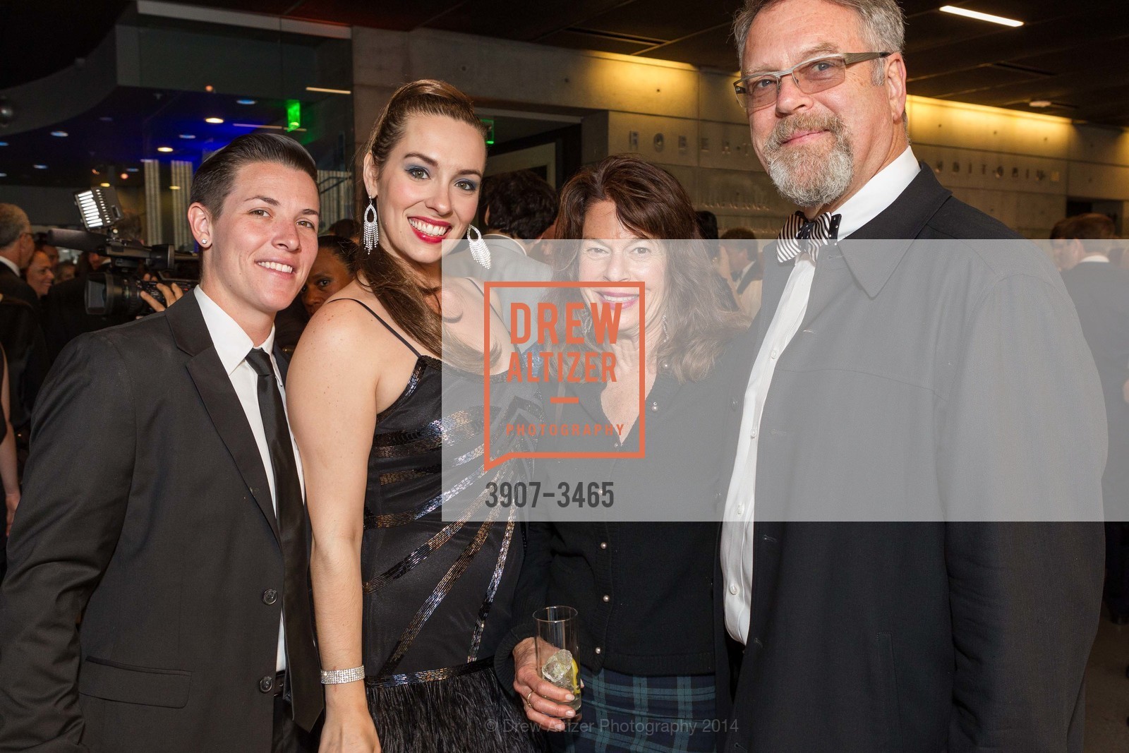 Mo Wark, Jeana Pfeifer, Davia Nelson, Nion McEvoy, SF JAZZ Gala Honors Herbie Hancock, US, May 16th, 2014, Photo #3907-3465 Mo Wark, Jeana Pfeifer, Davia Nelson, Nion McEvoy, Photo #3907-3465