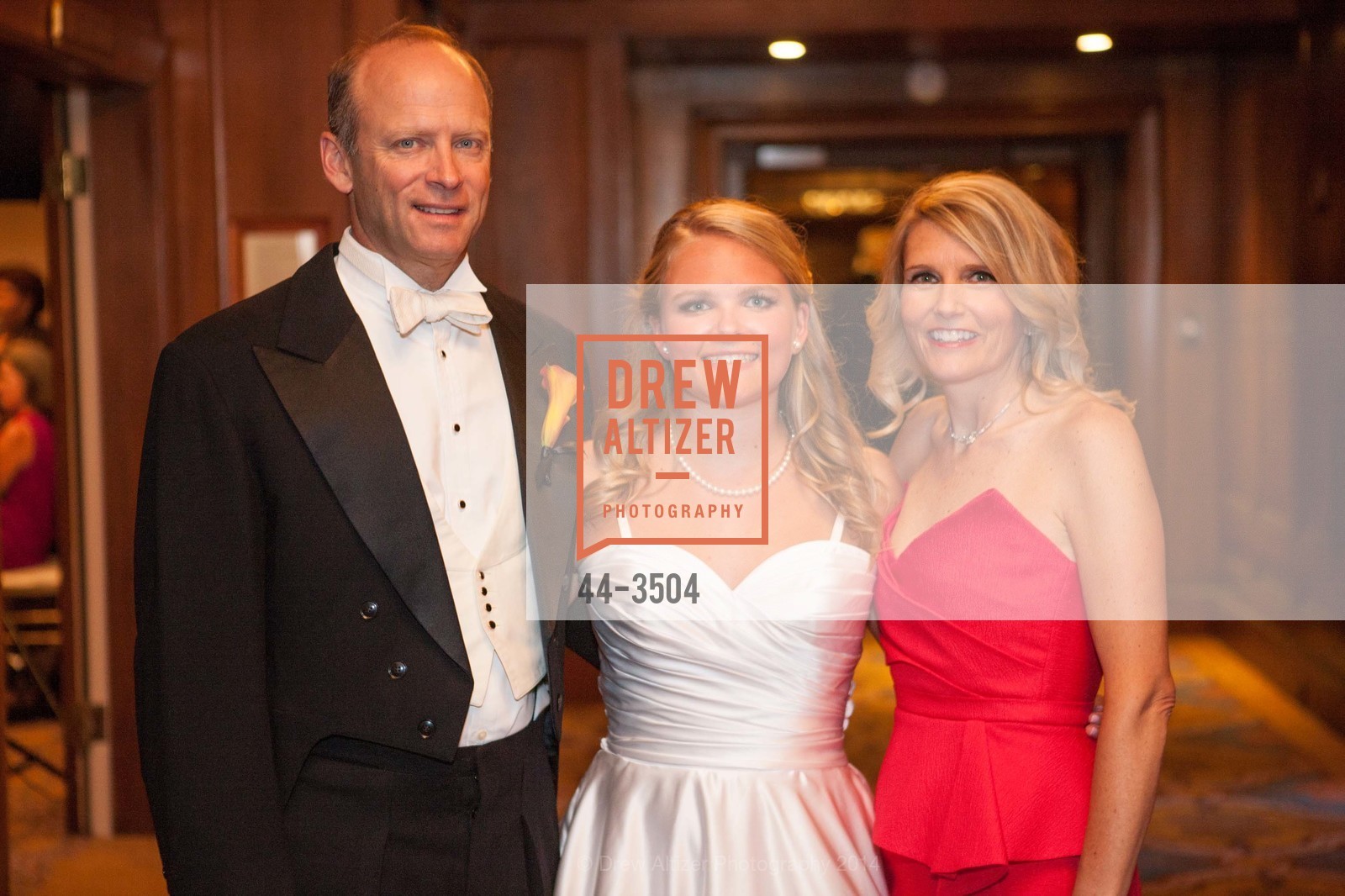 Annabel Love, Harriet Love, San Francisco Debutante Ball 2014, US, June 14th, 2014, Photo #44-3504 Annabel Love, Harriet Love, Photo #44-3504