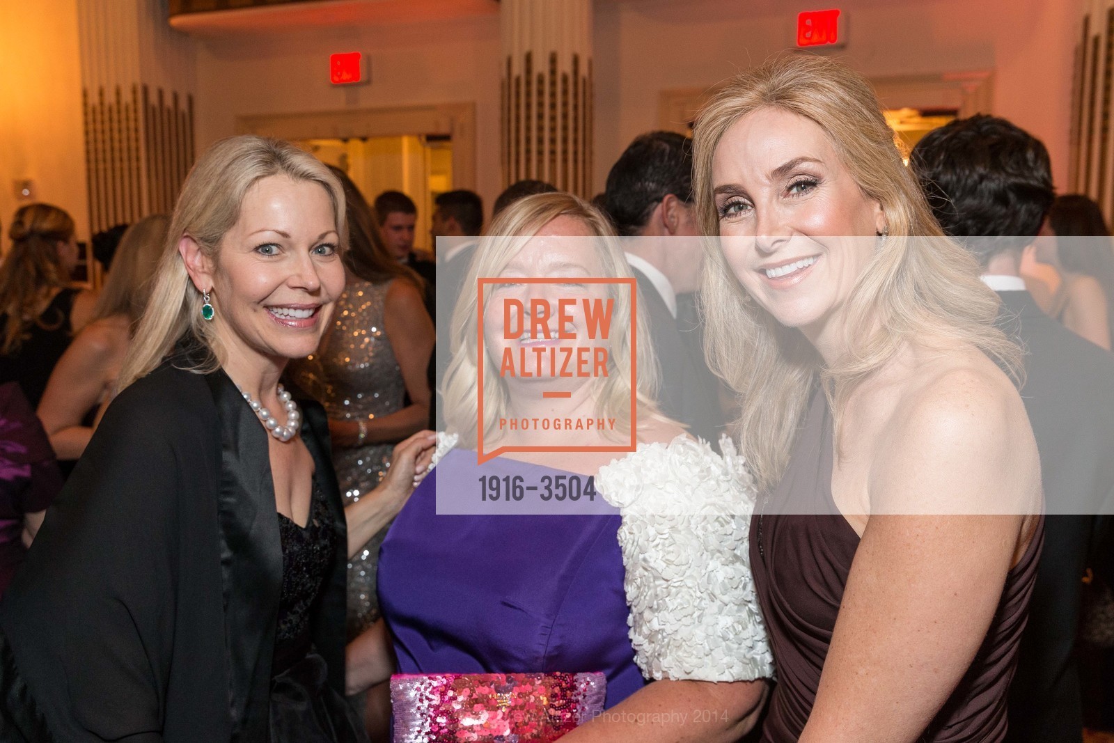 Lisa Lenzo, Patricia Foster, Melanie Hoefer, San Francisco Debutante Ball 2014, US, June 14th, 2014, Photo #1916-3504 Lisa Lenzo, Patricia Foster, Melanie Hoefer, Photo #1916-3504