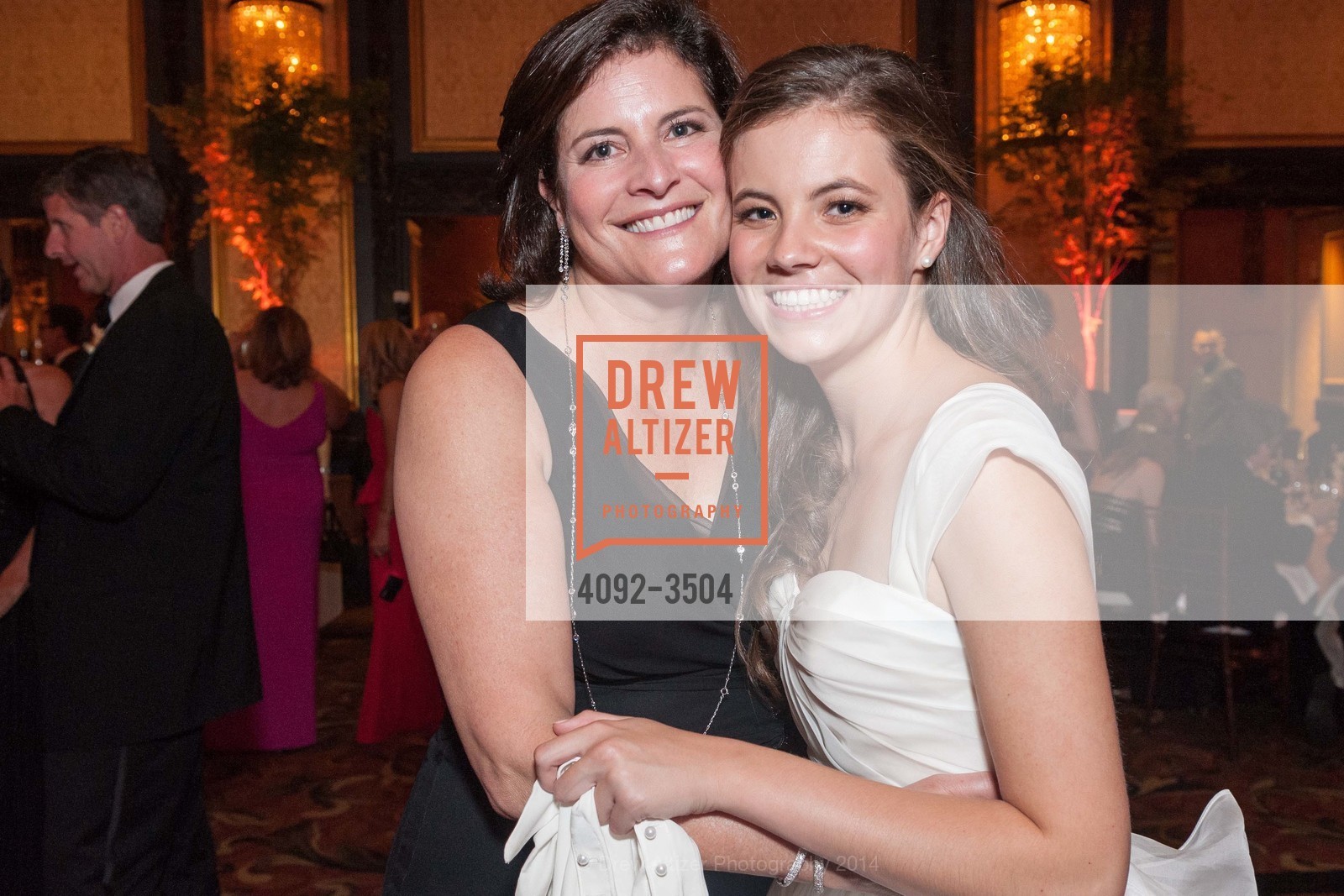 Carmen Ericson, Katherine Ericson, San Francisco Debutante Ball 2014, US, June 14th, 2014, Photo #4092-3504 Carmen Ericson, Katherine Ericson, Photo #4092-3504